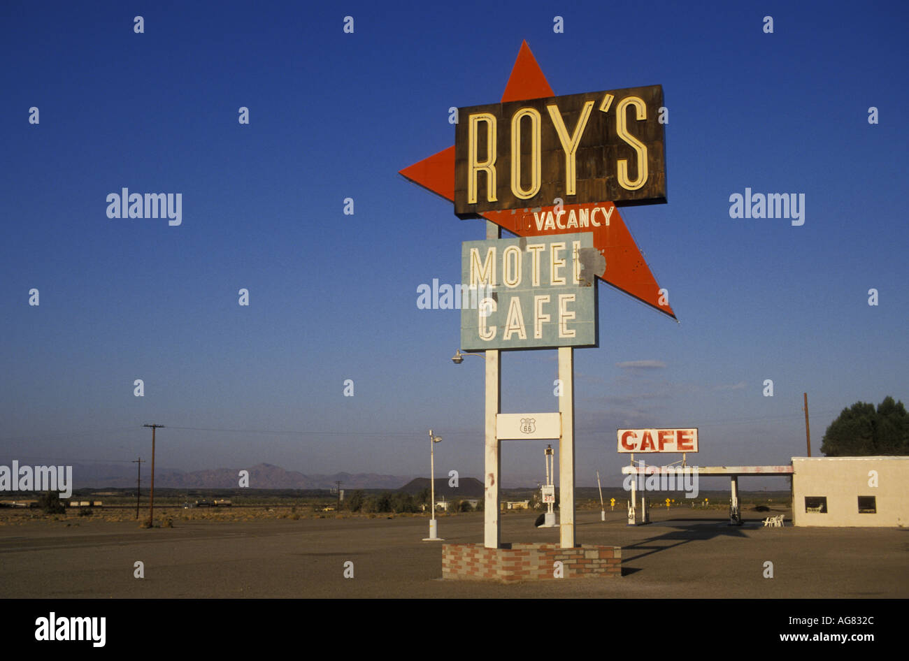 California Deserto Mojave storica Route 66 Roys Motel e Cafe nella città di Amboy Foto Stock