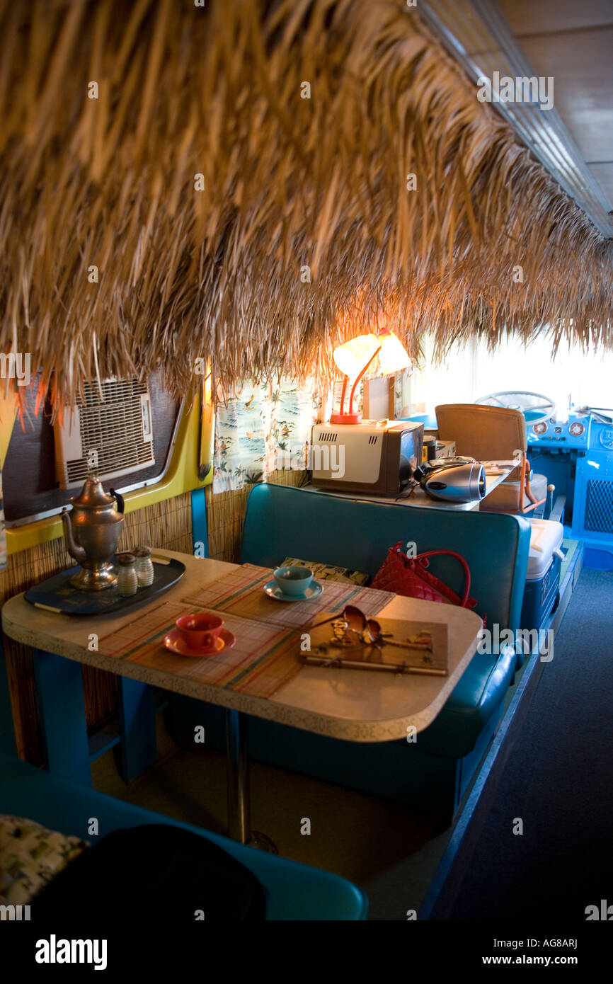 Interior Tiki Bus Dell ombroso parco RV Bisbee Arizona Foto Stock