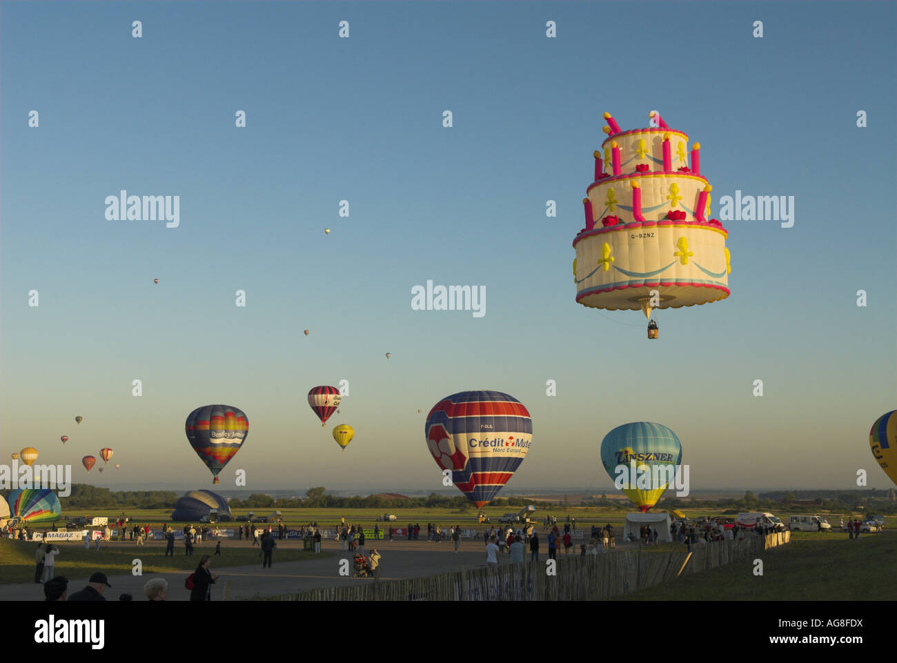 Massa di decollo in Lorena aria Mondial 2007, il più grande festival bolloon nel mondo, Francia, Lorena, Chambley-Bussires Foto Stock