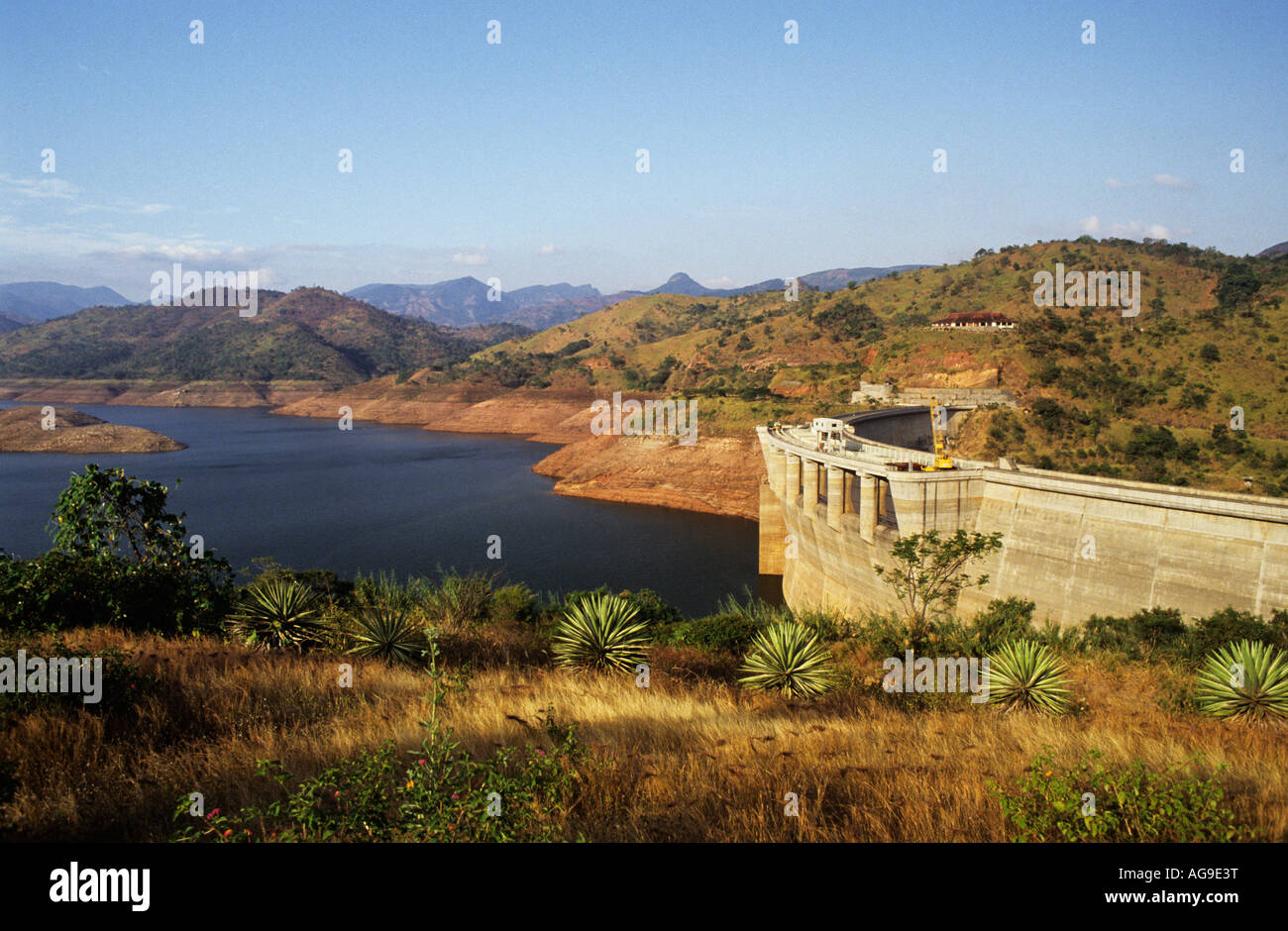 Sri Lanka Mahaweli diga sul fiume Foto Stock