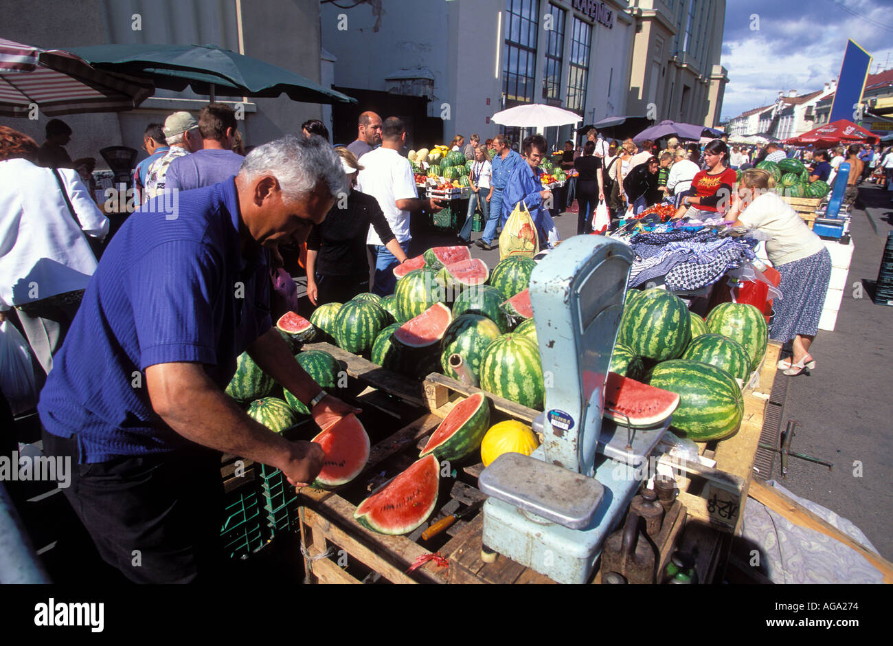 Frutta e verdura stallo a Riga e il Mercato Centrale di Riga, Lettonia Foto Stock