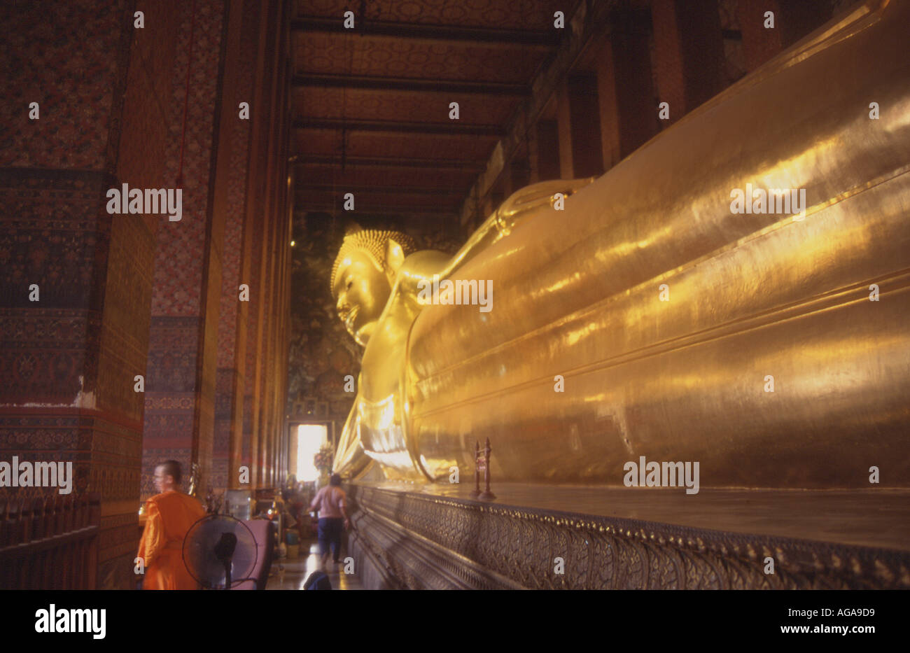 Tailandia Bangkok Buddha reclinato in Wat Pho tempio Foto Stock