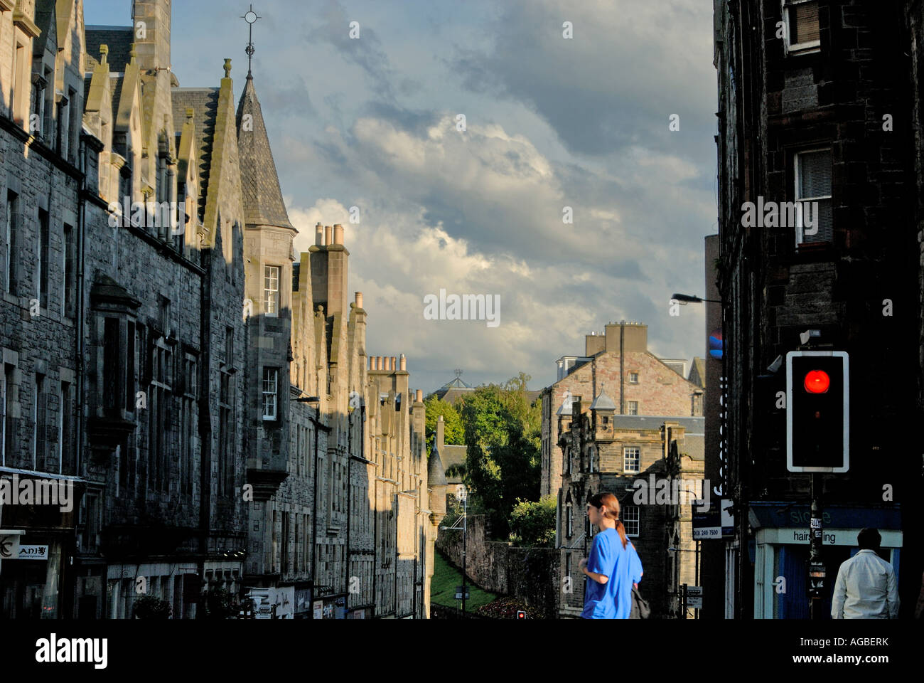 Una strada a Edimburgo in Scozia Gran Bretagna Foto Stock