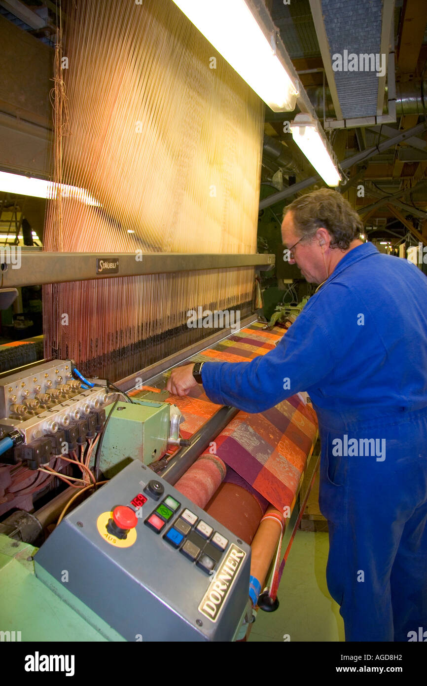 Telaio tessile in fabbrica Garnier-Thiebaut a Gerardmer, Francia. Foto Stock
