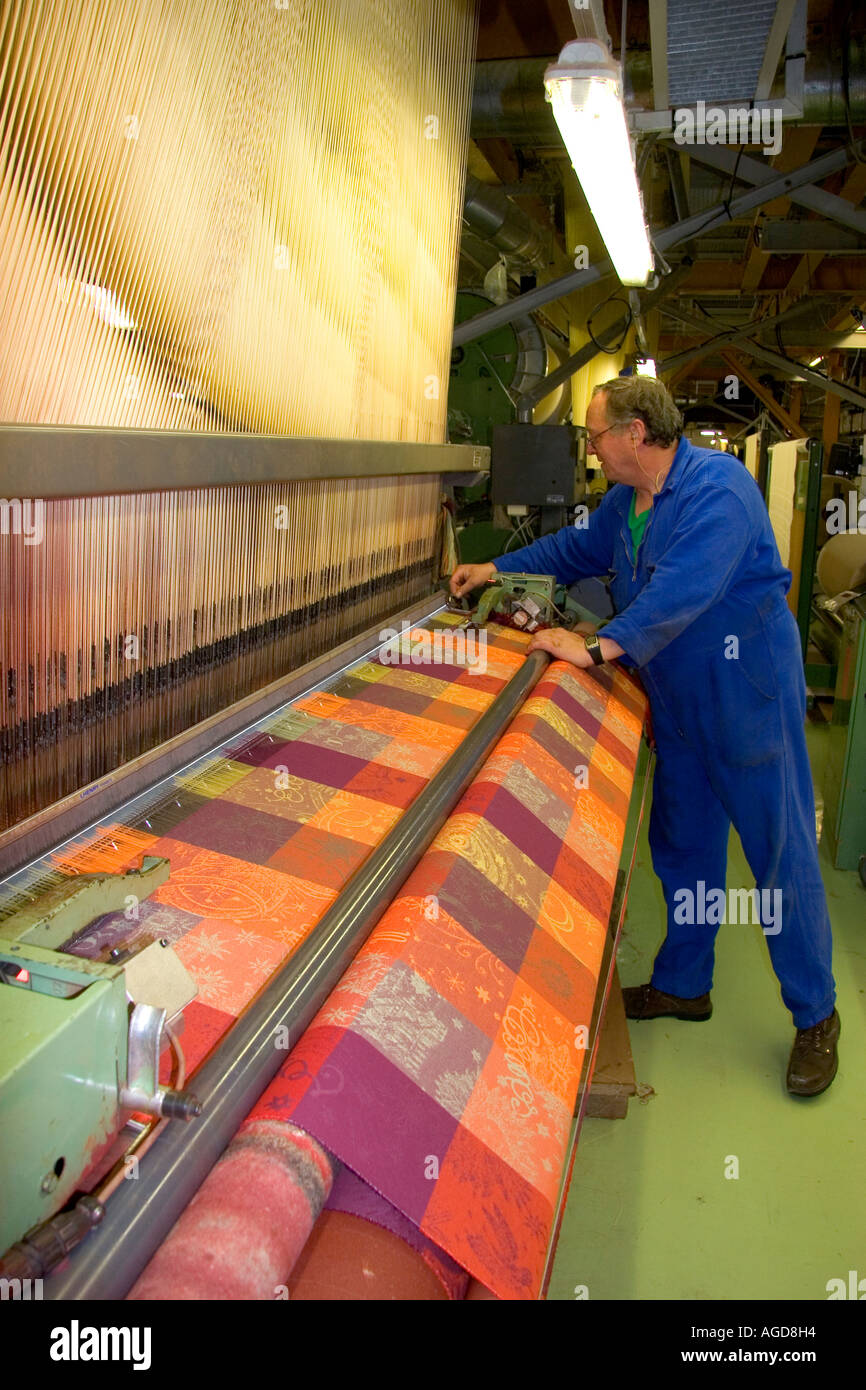 Telaio tessile in fabbrica Garnier-Thiebaut a Gerardmer, Francia. Foto Stock