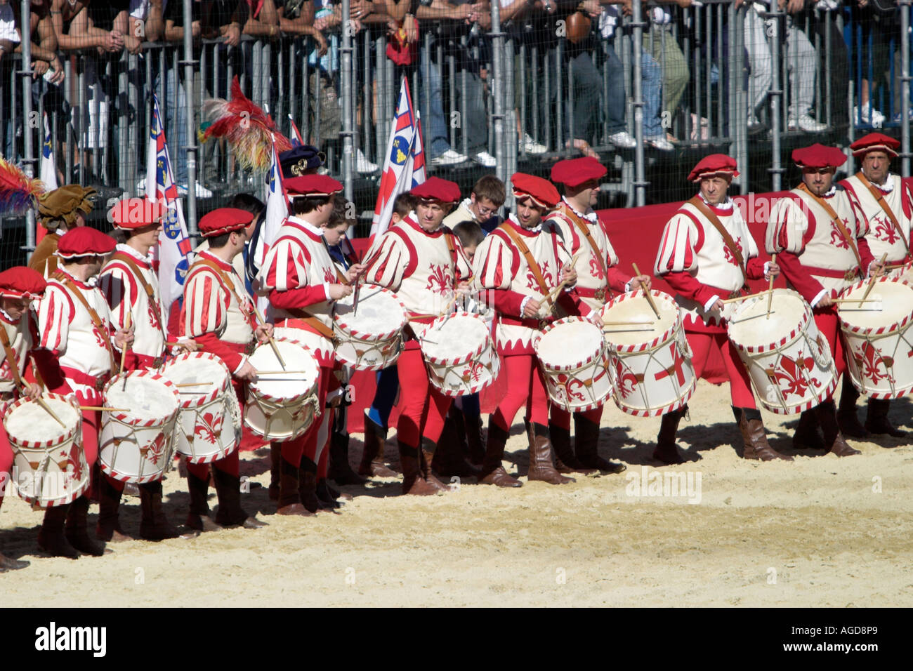 Il Calcio Storico Fiorentino il calcio storico questo evento si svolge nel corso di un periodo di tre settimane a giugno in Piazza Santa Croce Foto Stock