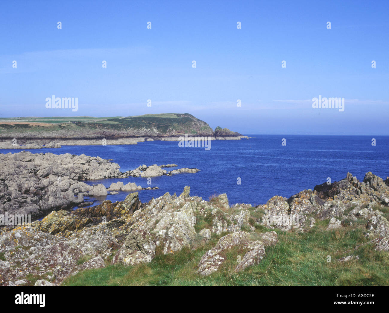 dh ISOLA DI WHITHORN DUMFRIES Rocky Solway Firth costa galloway scozia wigtownshire Foto Stock