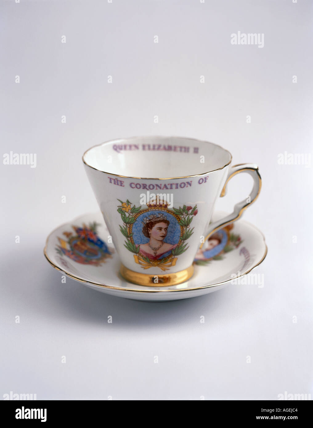 Antica Tazza Mug Inglese Regina Elisabetta II Casa Reale 50° anniversa
