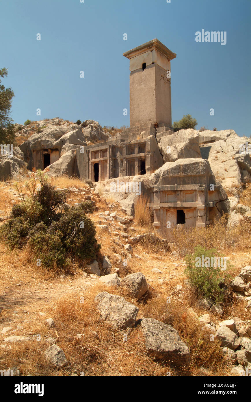 4th ° secolo Tombe taglio roccia sull'Acropoli presso l'ex grande città Licia di Xanthos, vicino a Patara, Turchia Foto Stock