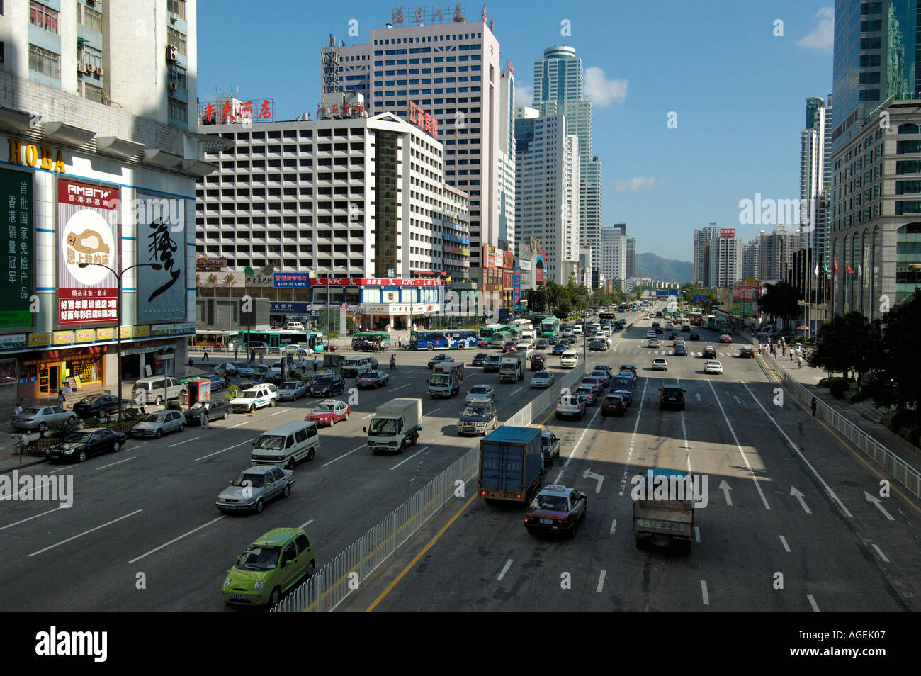 Cina Shenzhen molto veloce sviluppo della zona economica in Cina vicino a Hong Kong. Foto Stock
