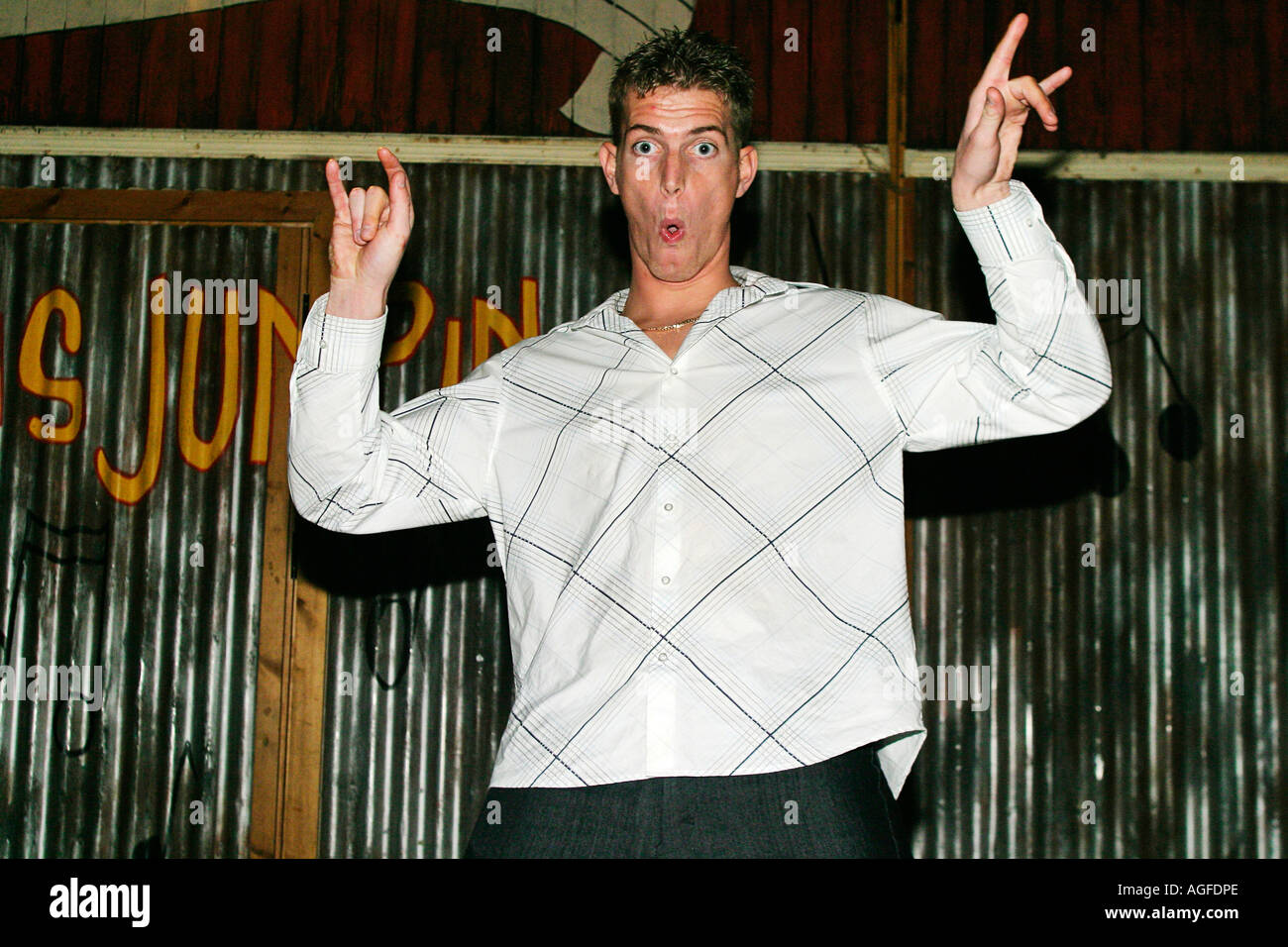 Guy dancing in corrispondenza degli anni settanta la stravaganza al Butlins Bognor Regis Foto Stock