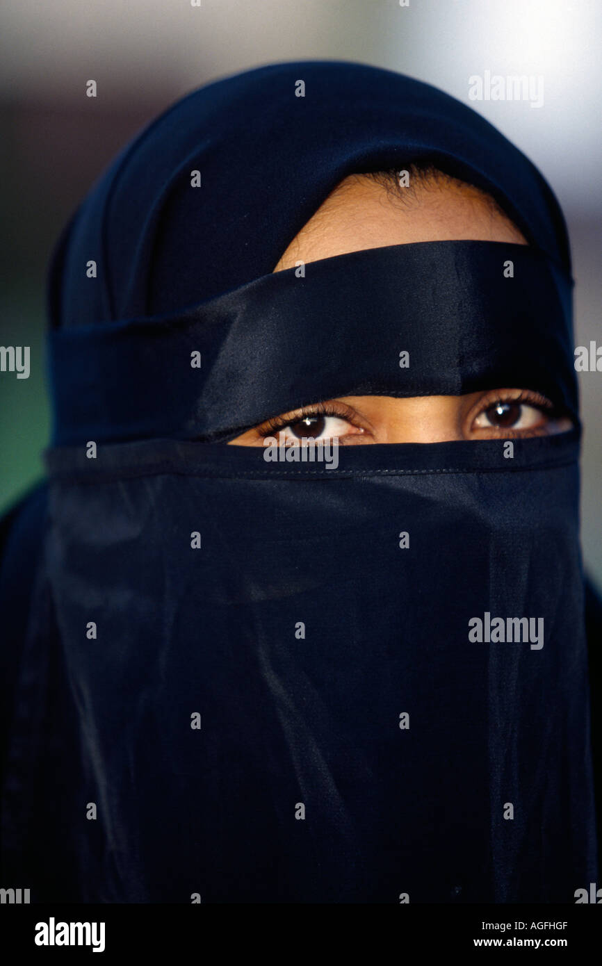 Ritratto di donna velata Oman Foto Stock