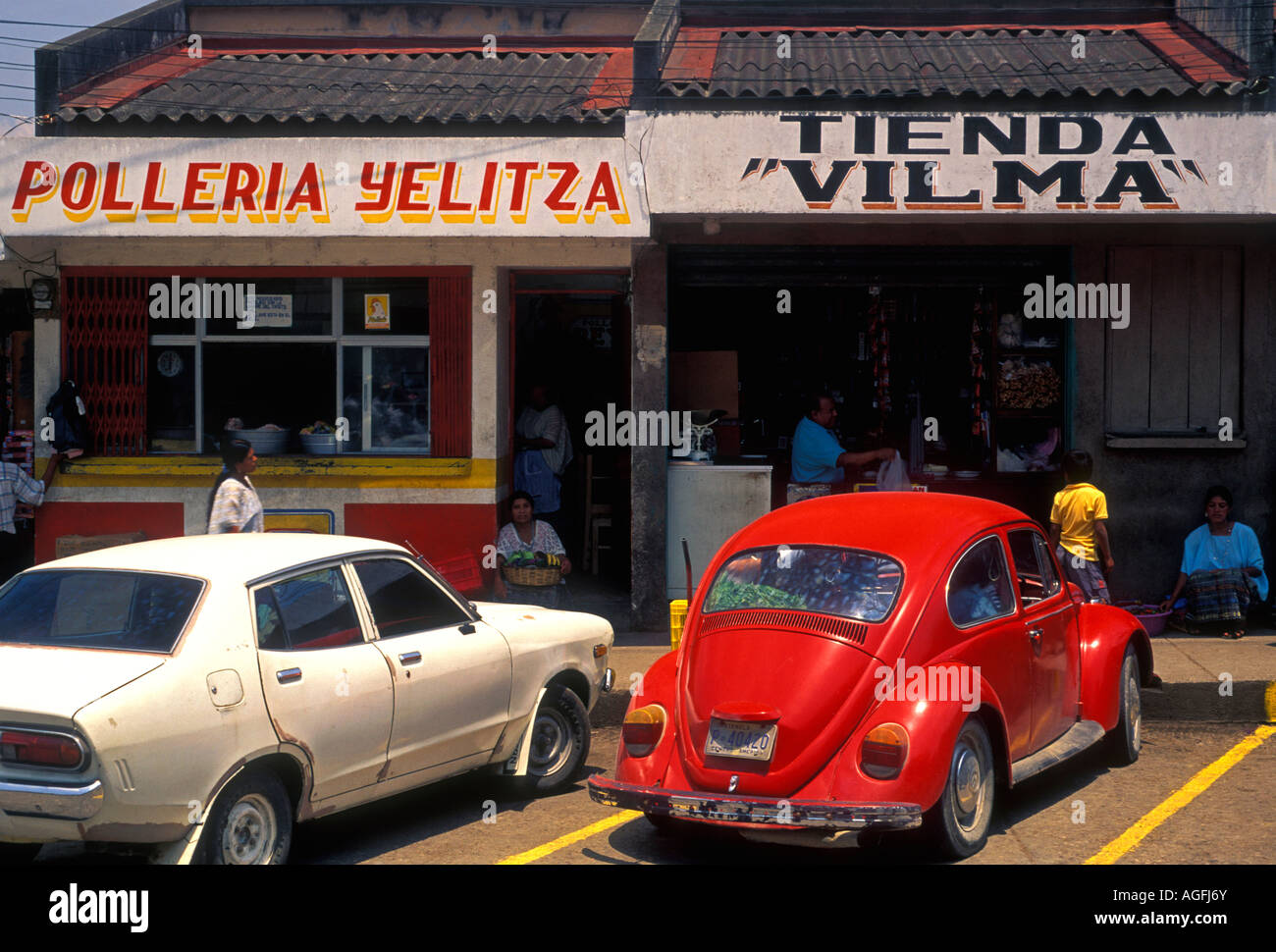 Tienda Vilma, Polleria Yelitza, pollame store, VW bug, Coban, Alta Verapaz, Alta Verapaz Reparto, Guatemala, America Centrale Foto Stock