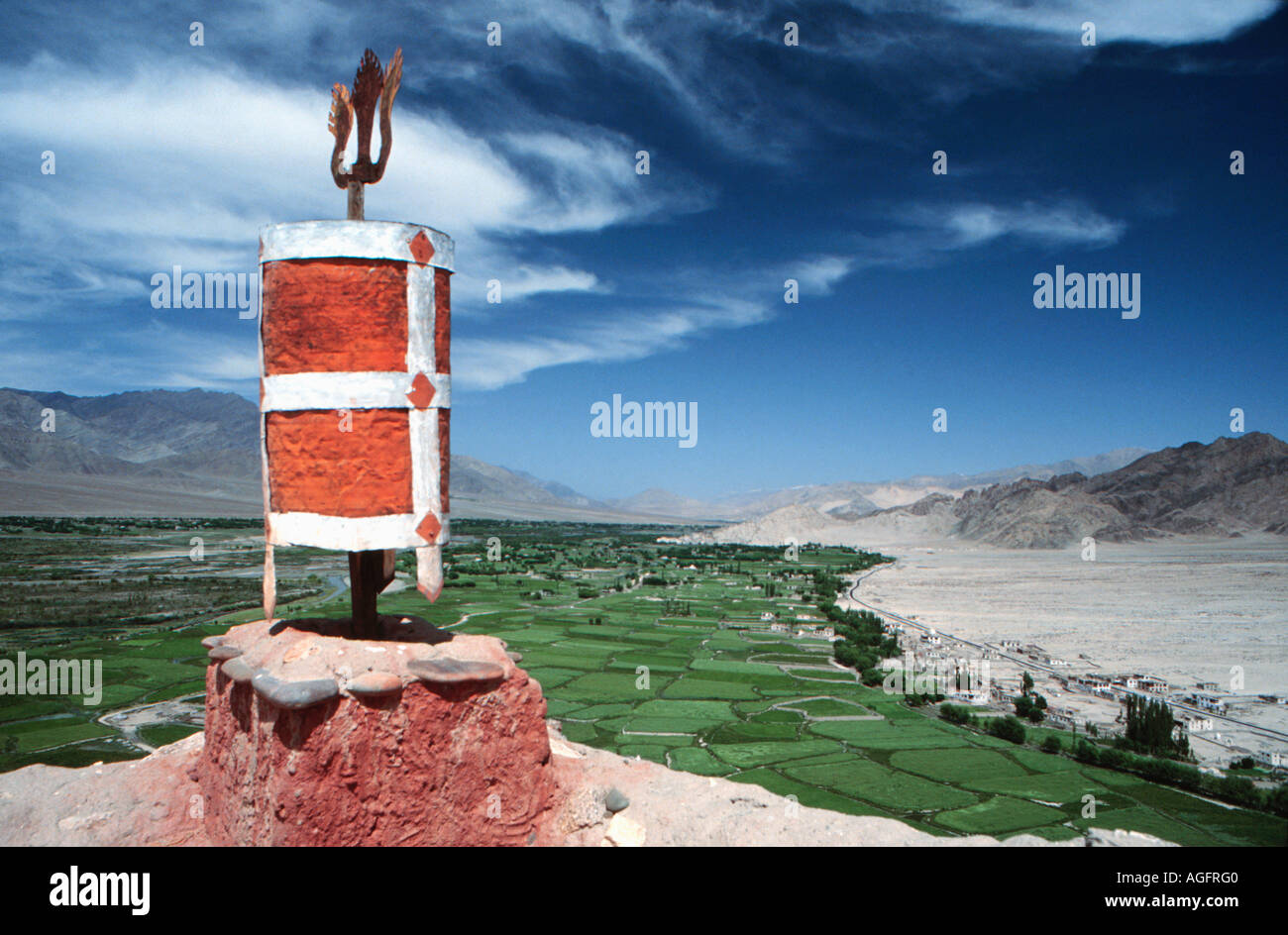Punto di riferimento nelle montagne fuori Leh, Ladakh India del Nord Foto Stock