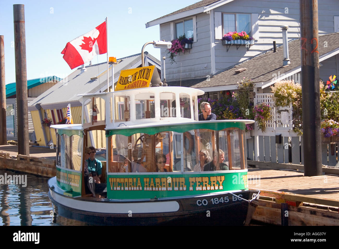 Victoria Harbour attracco del traghetto in houseboat comunità in Victoria British Columbia. Foto Stock