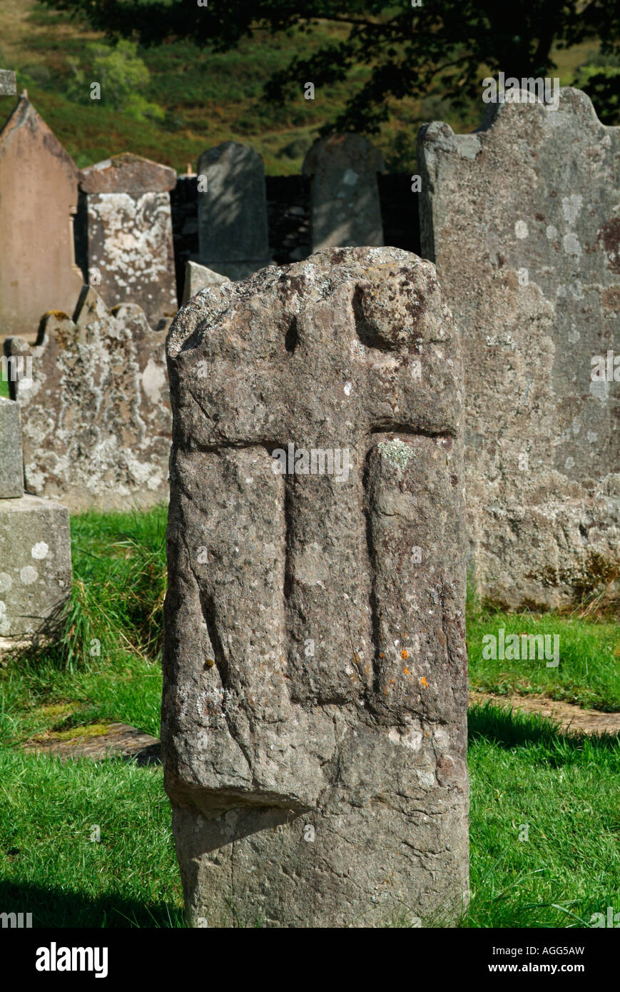 Presto una Croce Cristiana su di una pietra in Kilmartin sagrato Foto Stock