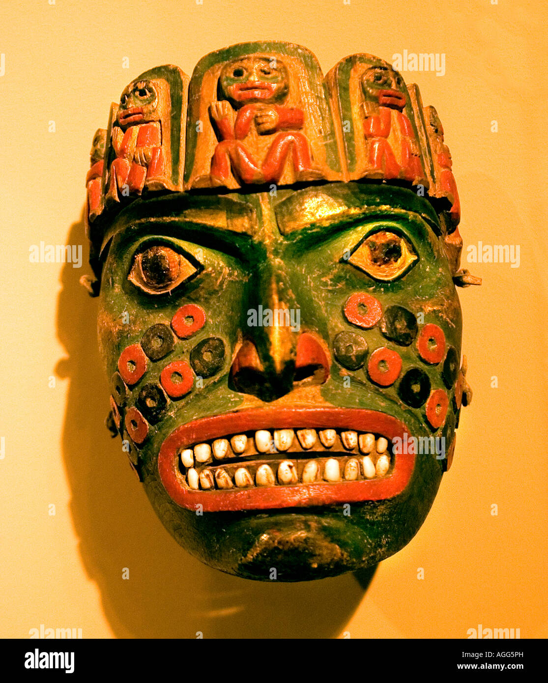Maschera di polpo Tlingit 1865 Inuit , drammatica della Costa Northwest maschere nativo negli Stati Uniti Foto Stock