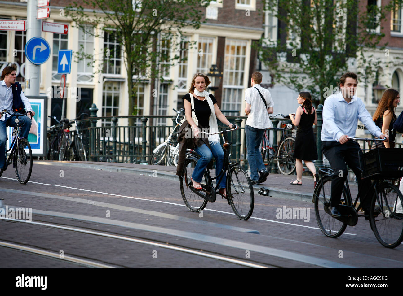 Persone Bicicletta Equitazione Amsterdam Olanda Foto Stock