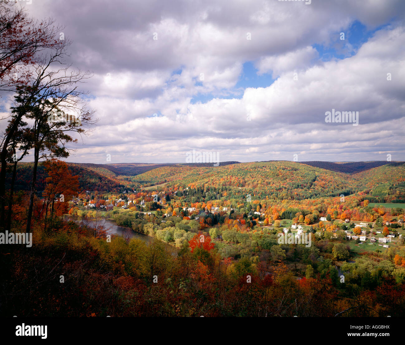 Borough of Tidioute da Tidioute si affacciano, Allegheny River, Warren County, Pennsylvania, Stati Uniti d'America, Foto Stock