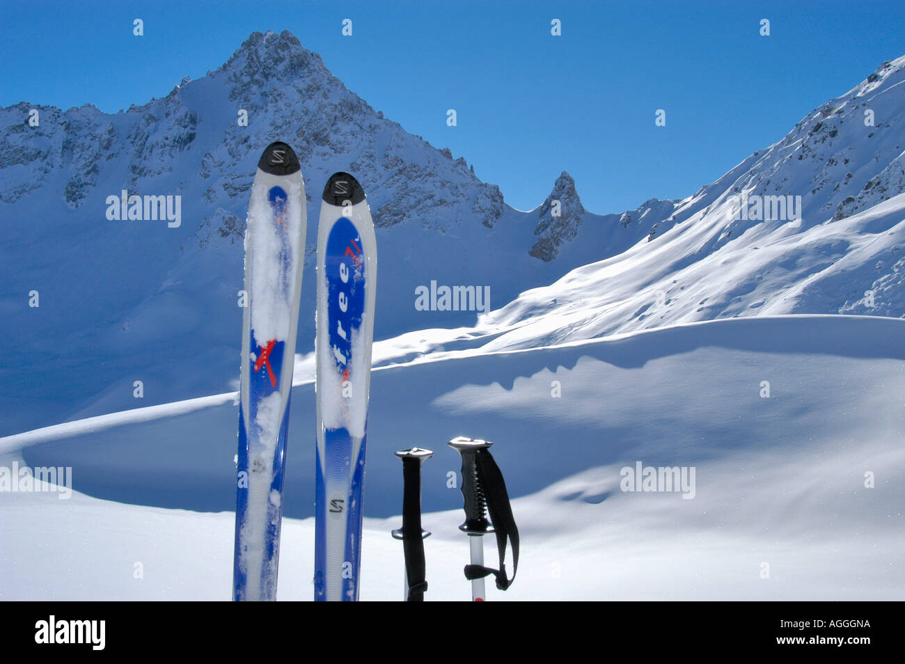 I cieli di slalom e paesaggi, Val Thorens, sulle Alpi francesi, Francia Foto Stock