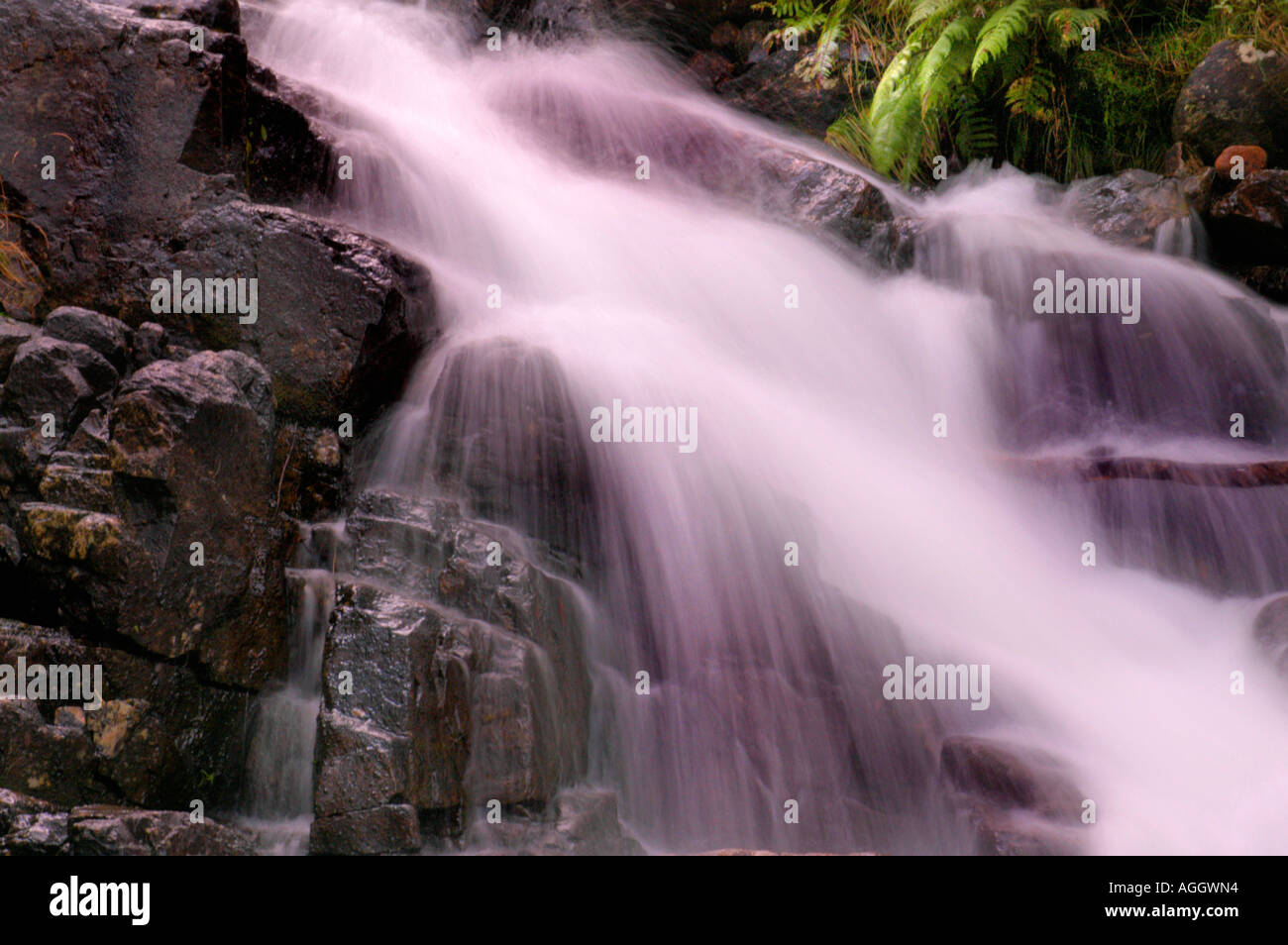 Cascata nelle highlands, Isola di Skye in Scozia Foto Stock