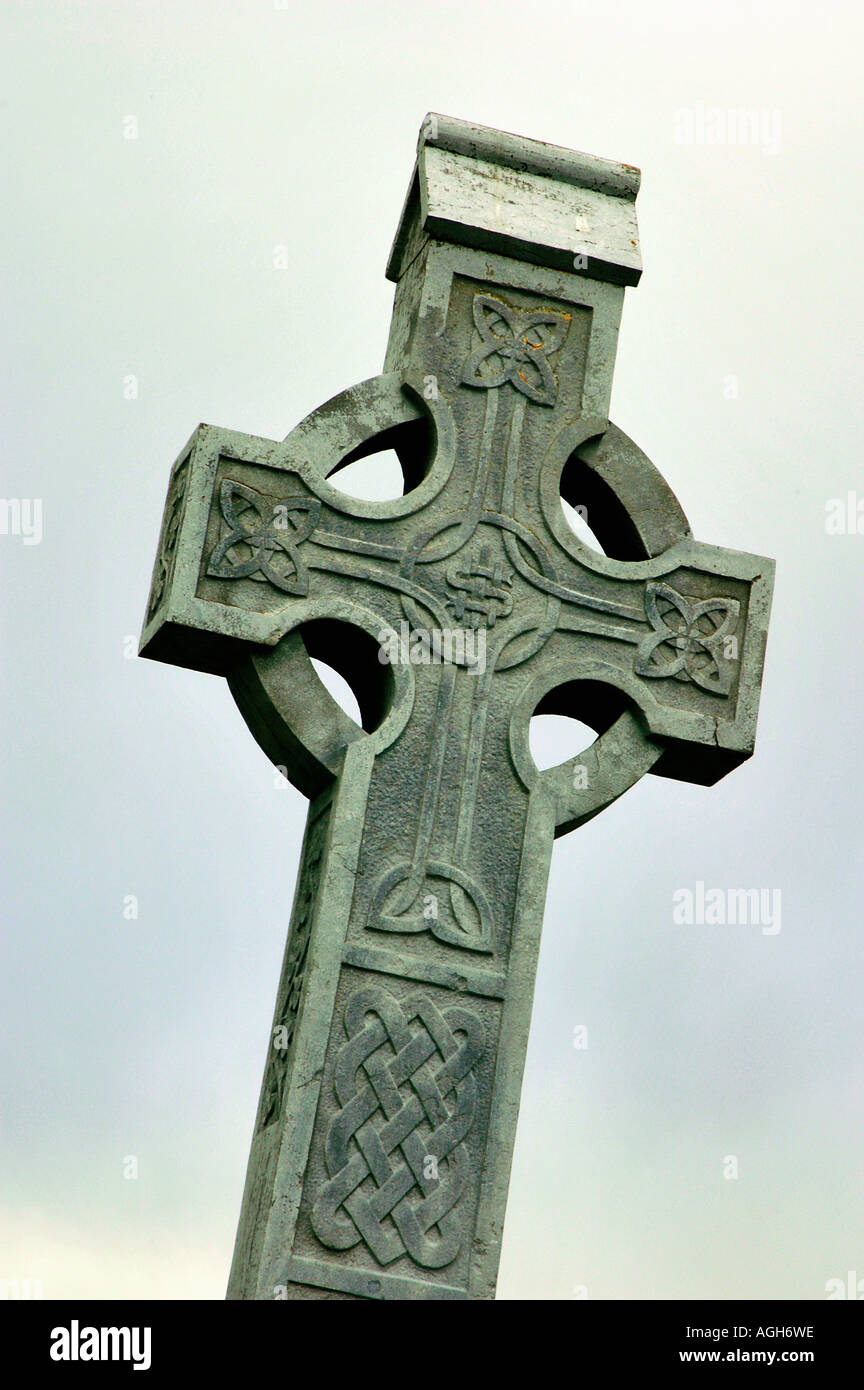 Croce celtica, cimitero, Irlanda Foto Stock