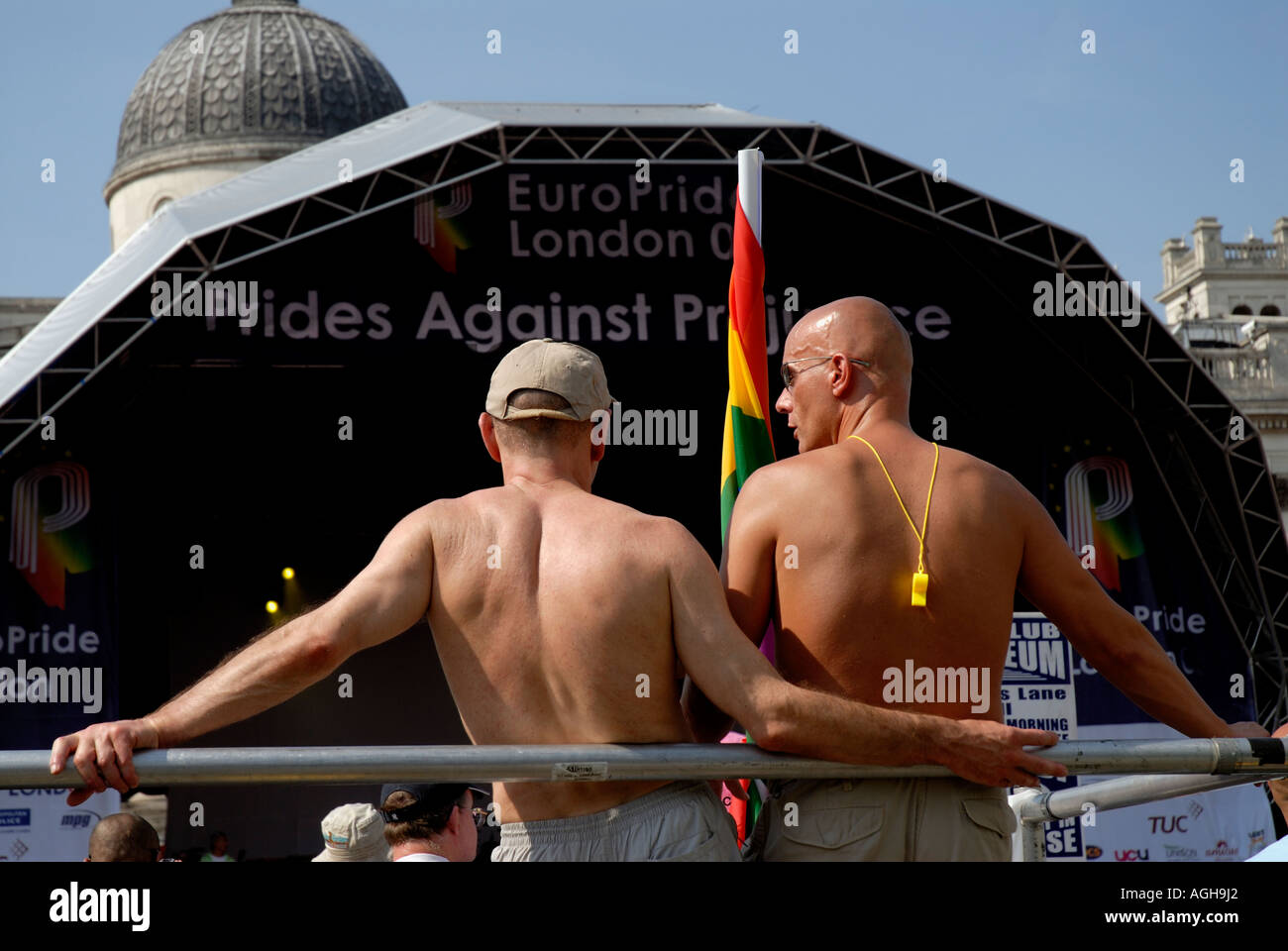Gay Pride Marzo attraverso il centro di Londra a luglio 2006. Foto Stock