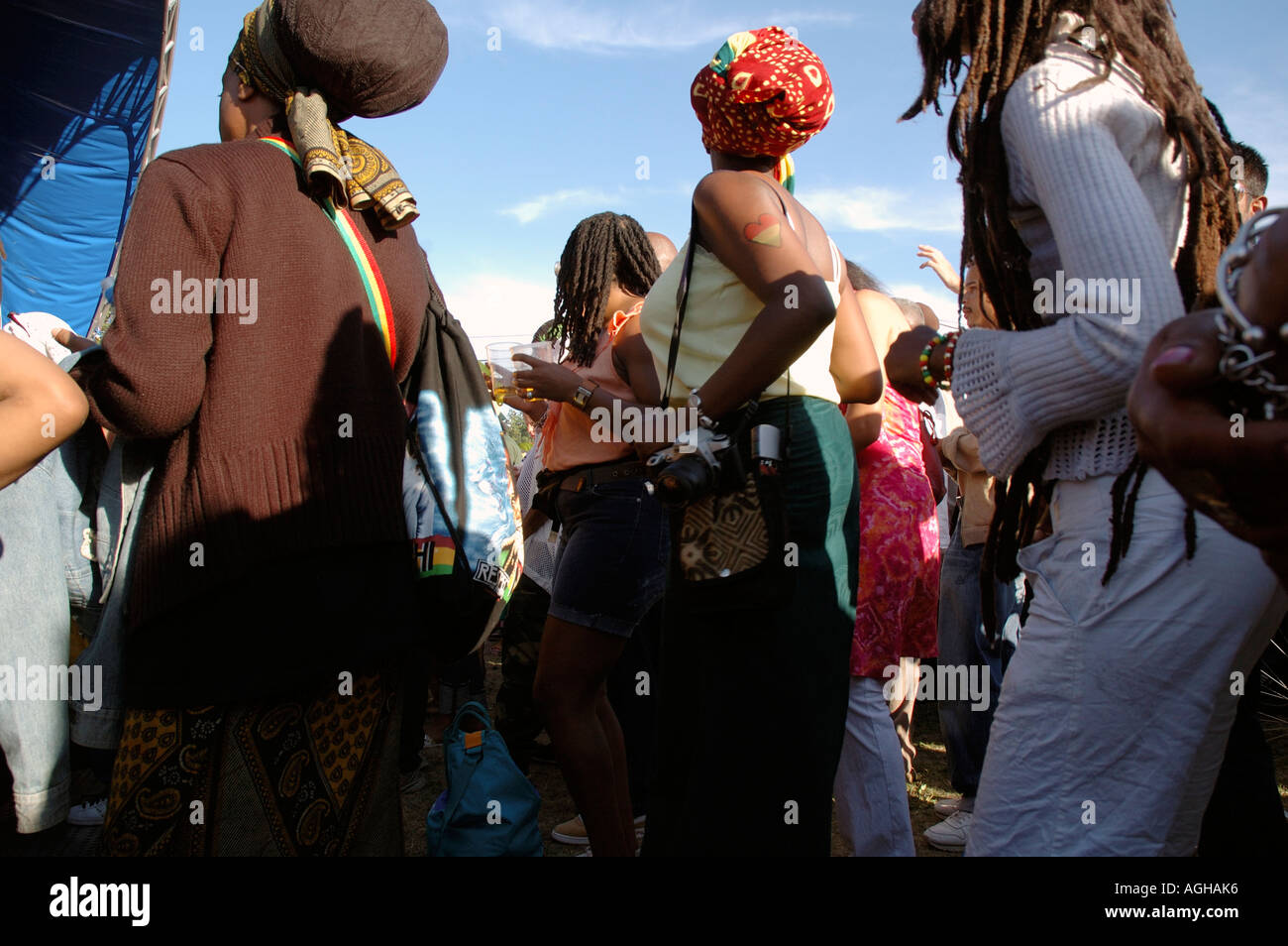 Gruppo multiculturale a Lambeth Country Fair in Brockwell Park nel Sud di Londra. Foto Stock Gruppo multiculturale a Lambeth Country Fair in Brockwell Park nel Sud di Londra. Foto Stock