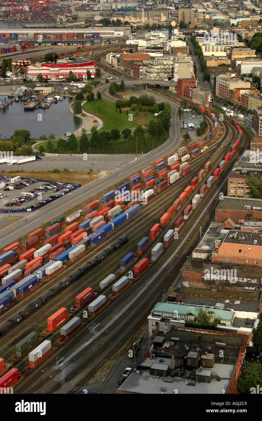 I container per il trasporto merci sulle linee ferroviarie, Vancouver, British Columbia, Canada Foto Stock