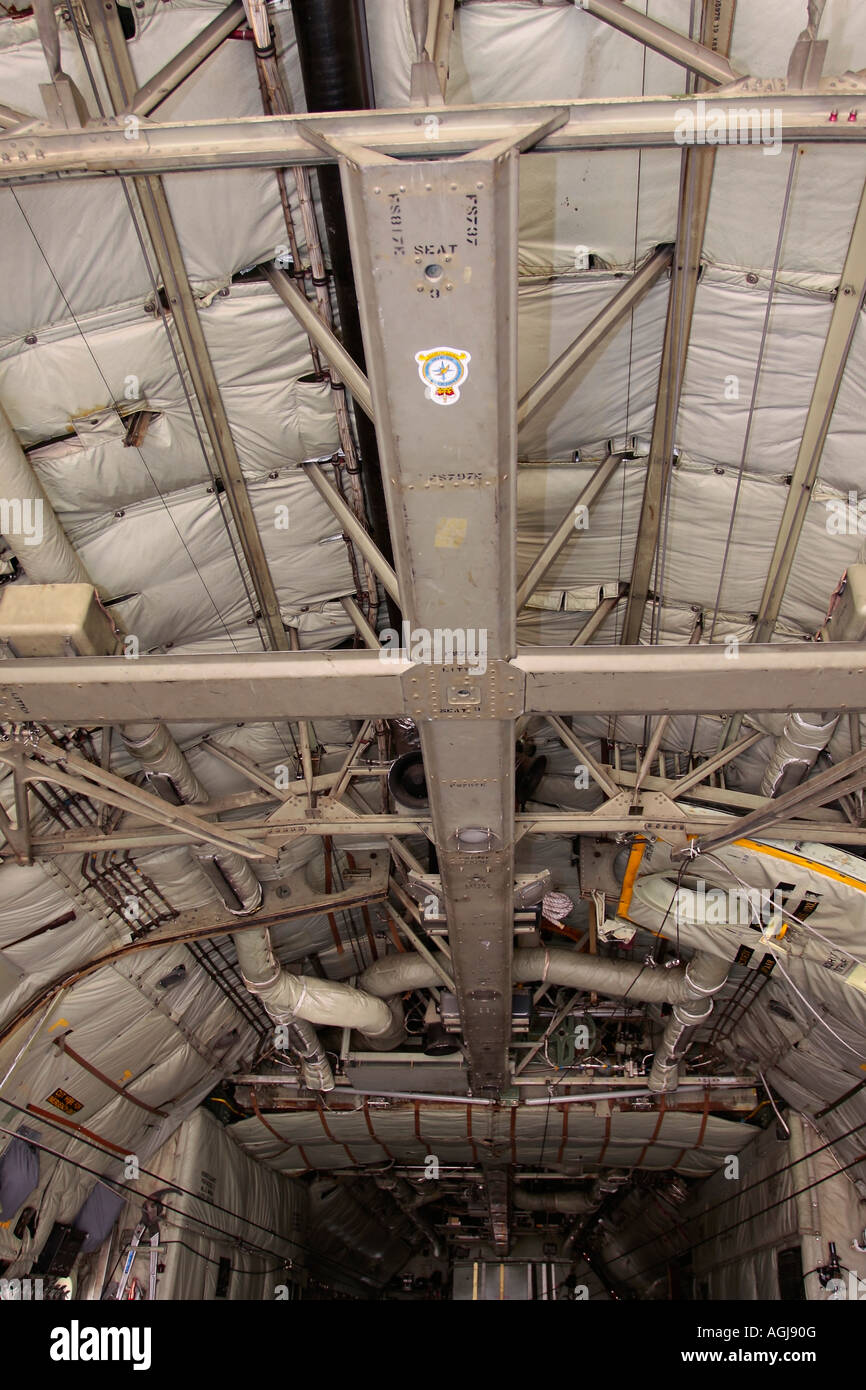Interno del Lockheed Hercules C-130K trasportatore militare di velivoli da carico Foto Stock