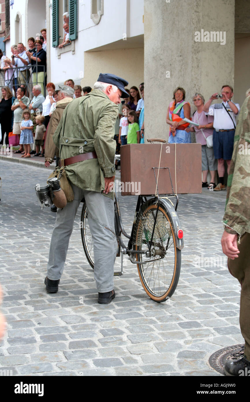 Prigioniero di guerra torna a casa ricordo presso la parata Bad Toelz Baviera Germania Foto Stock