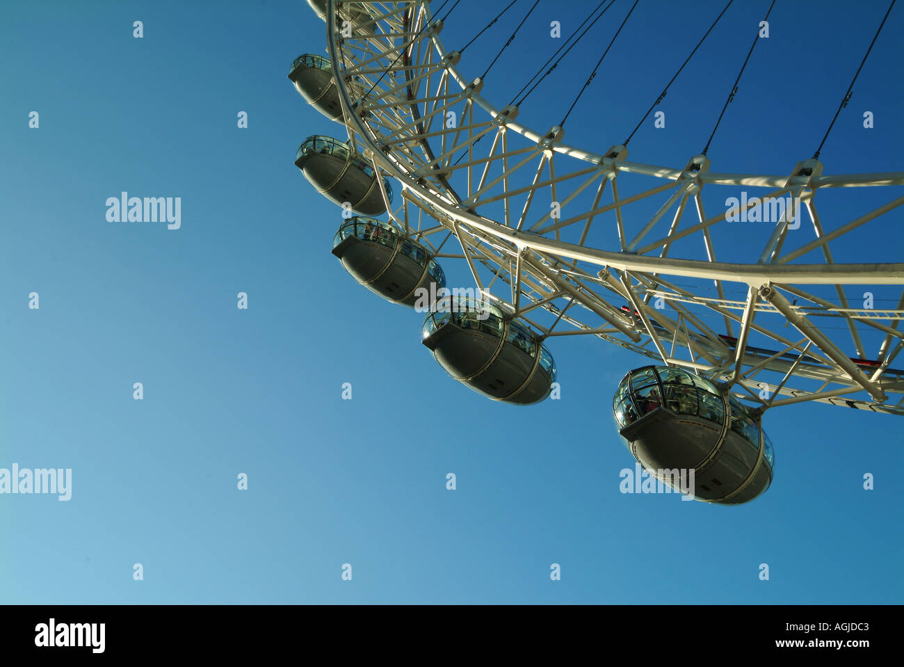 Il London Eye costruito per commemorare il millennio Londra Inghilterra REGNO UNITO Foto Stock