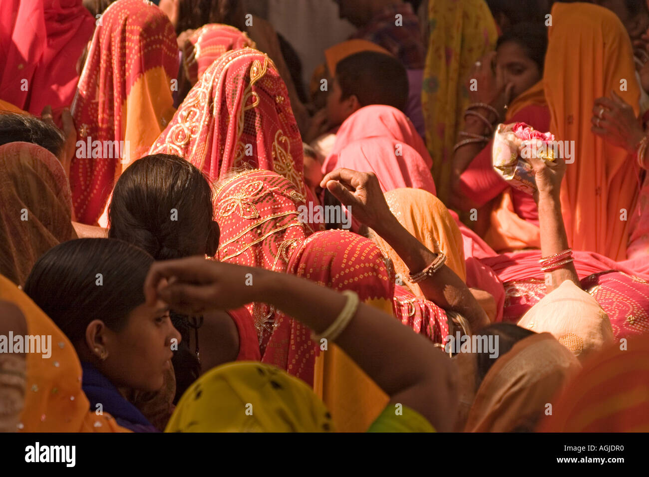 India pellegrini in pushkar durante la festa del pellegrino pushkar mela Foto Stock