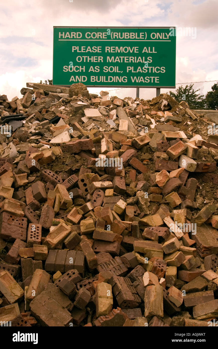 Waye spazio di riciclaggio e di riutilizzo, centro di Feltham, Middlesex, Regno Unito. Foto Stock