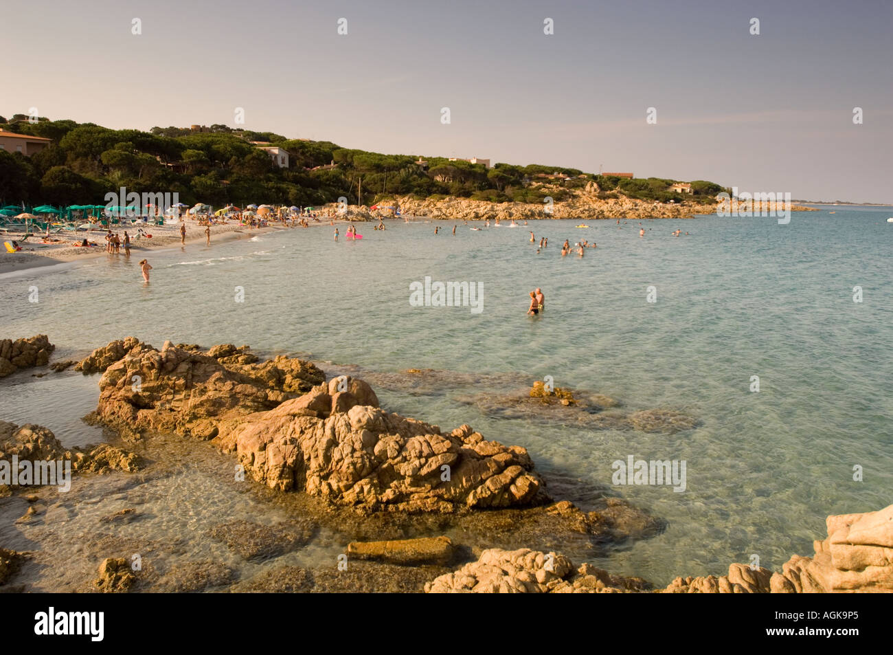 Spiaggia sarda. L'Italia. Foto Stock