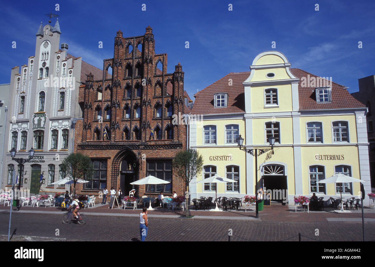 Famosa città borghese ospita presso la piazza del mercato di Wismar Meclemburgo Pomerania occidentale Foto Stock