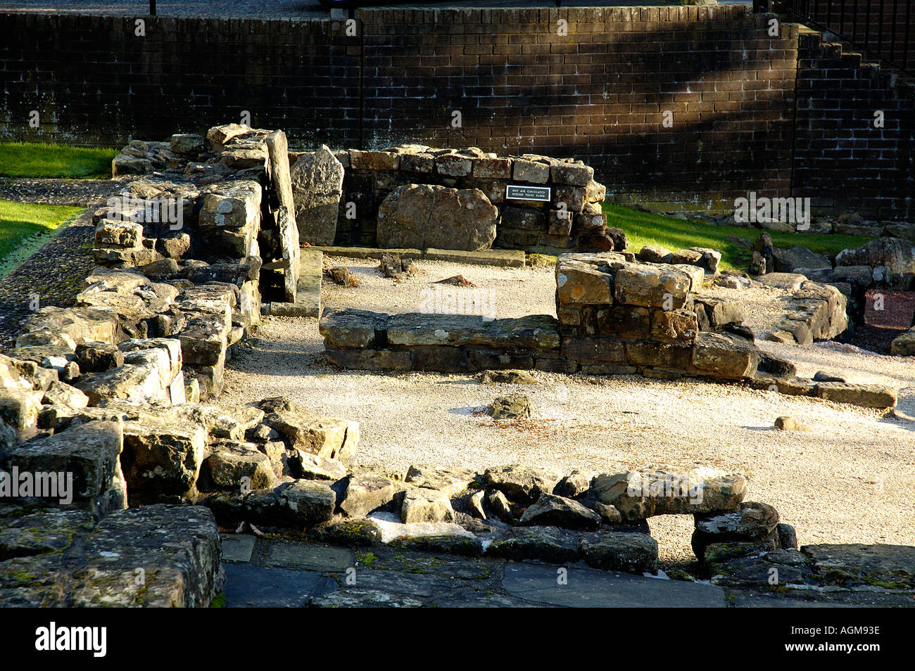 Resti delle terme di epoca romana che mostra l'aria calda condotti di circolazione parte del Antonine Wall infrastructure Bearsden Scozia Scotland Foto Stock