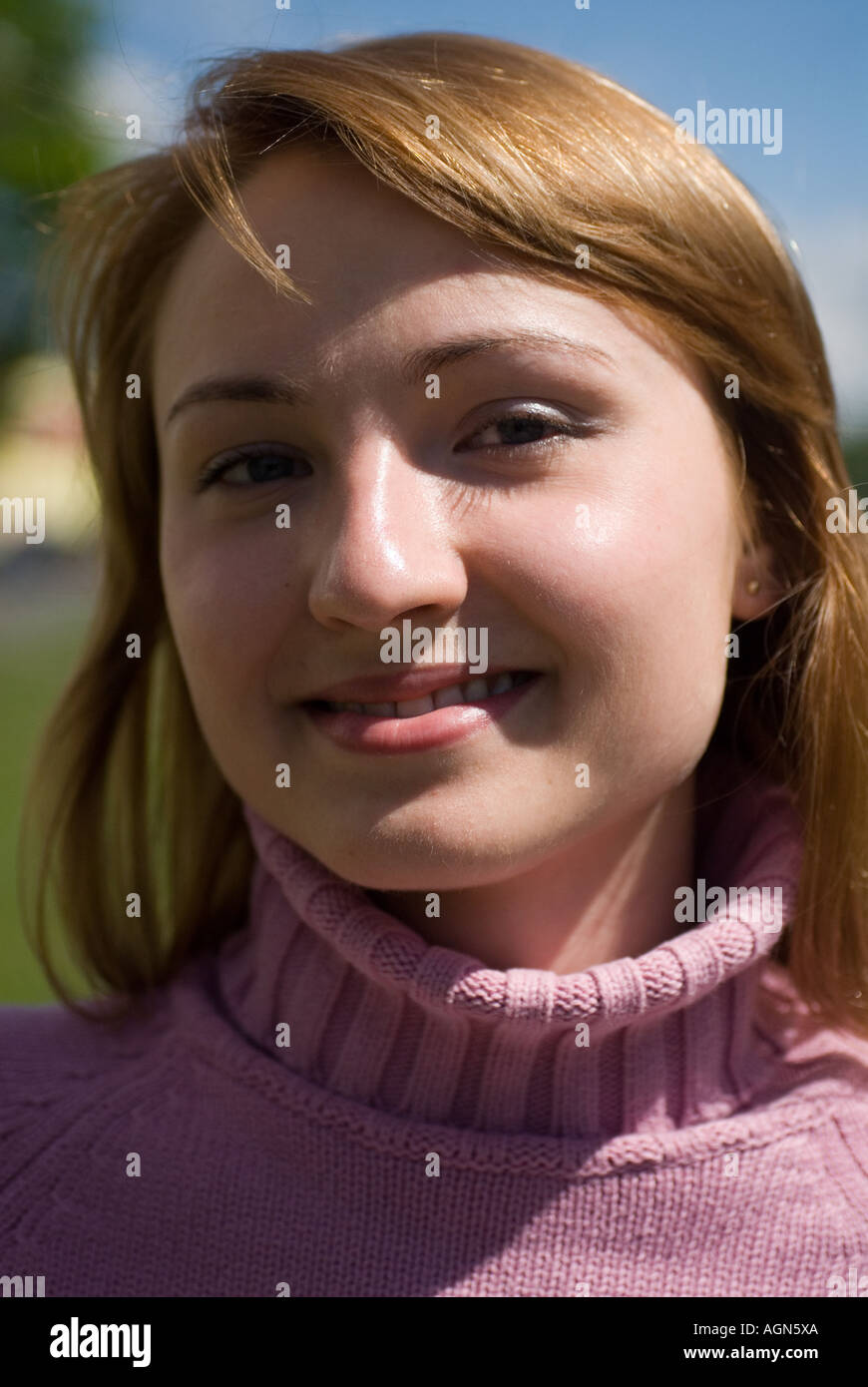 Ritratto di giovane bella ragazza Foto Stock