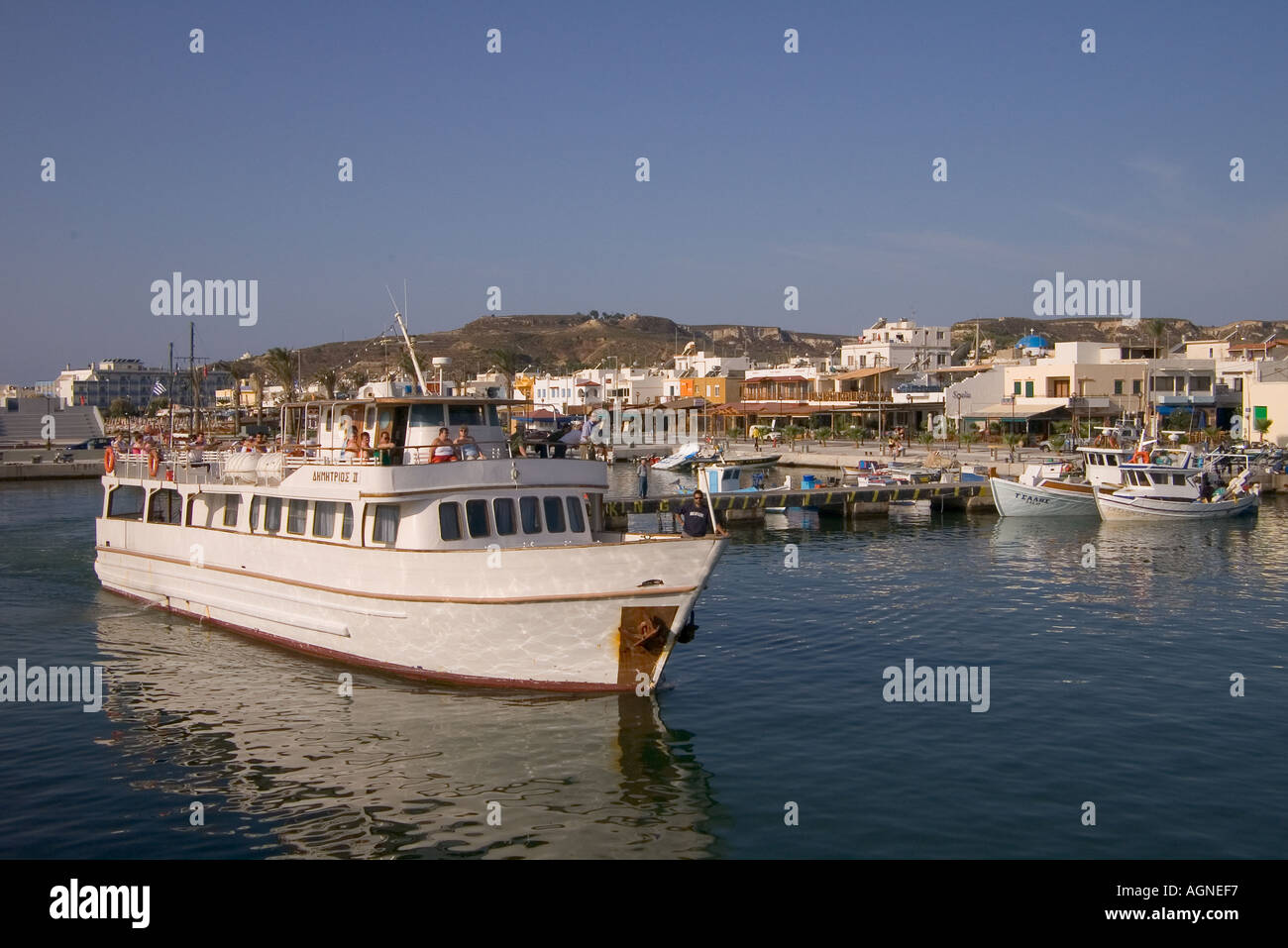 Dh KARDAMENA Grecia KOS imbarcazione da diporto holiday cruiser traghetto in partenza per l'isola di Nissiros Foto Stock