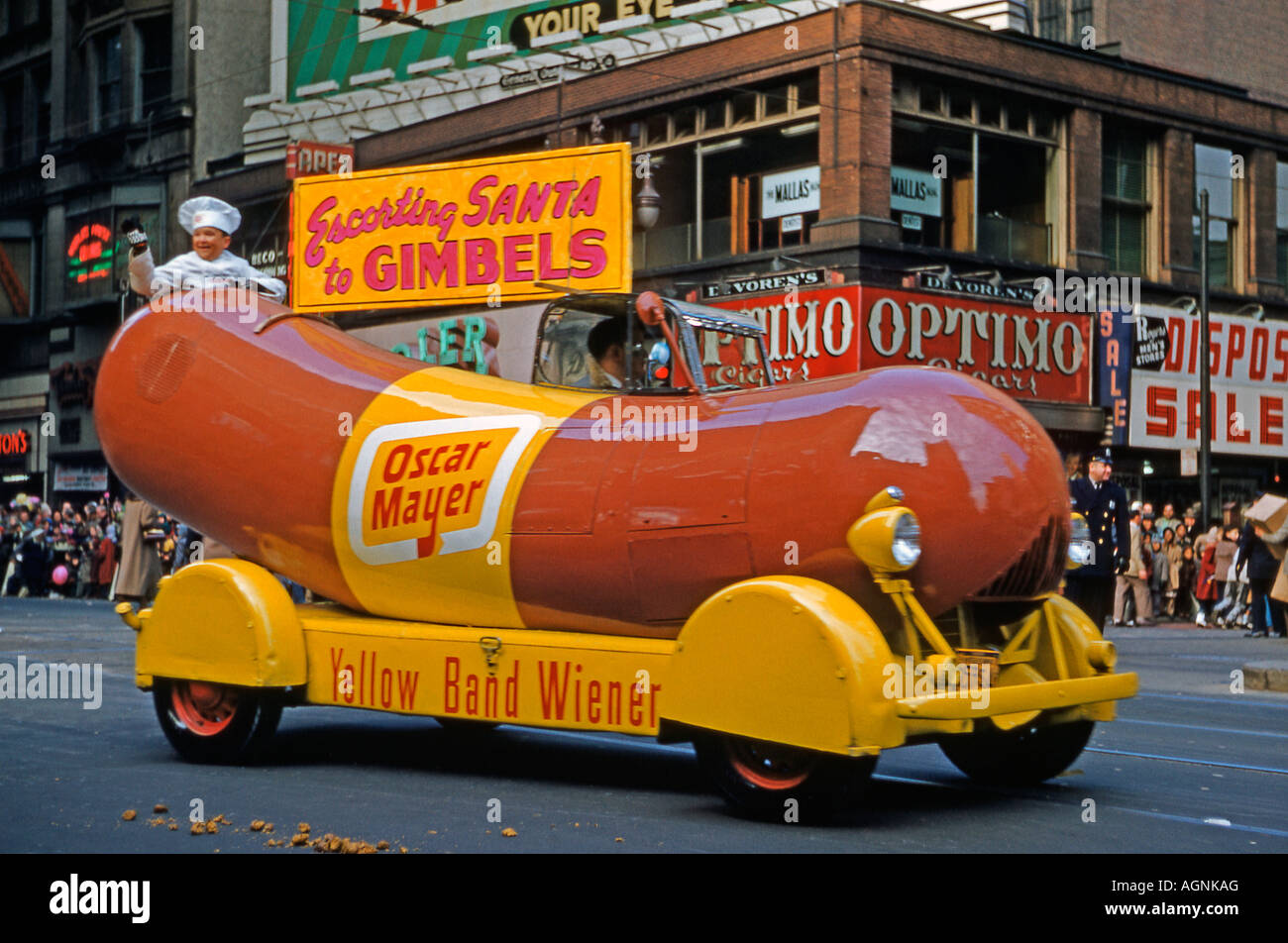 Hot Dog car di Filadelfia il Giorno del Ringraziamento parata USA 1951 Foto Stock