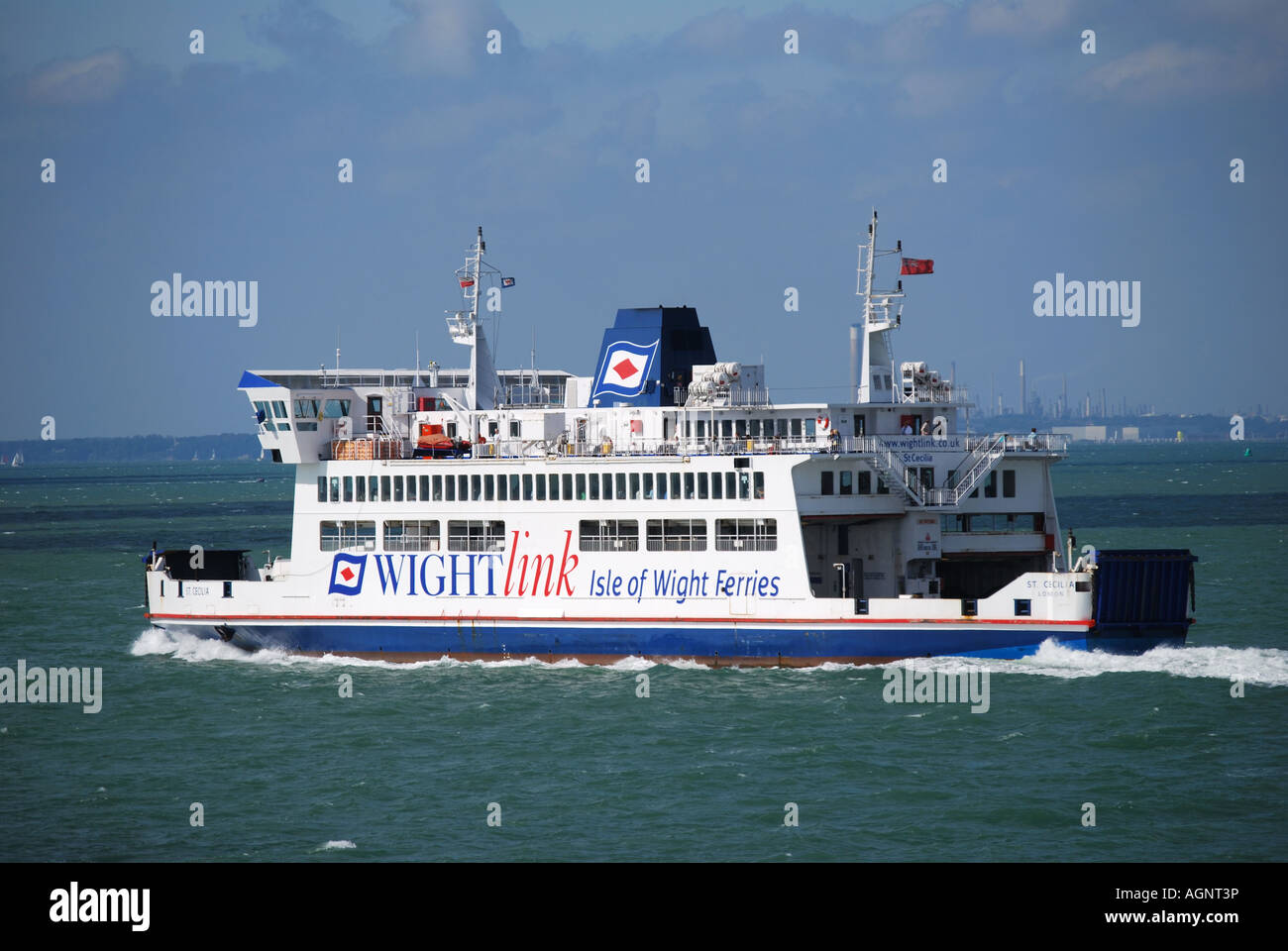 Traghetto Wightlink lasciando Portsmouth per l'Isola di Wight, Portsmouth, Hampshire, Inghilterra, Regno Unito Foto Stock