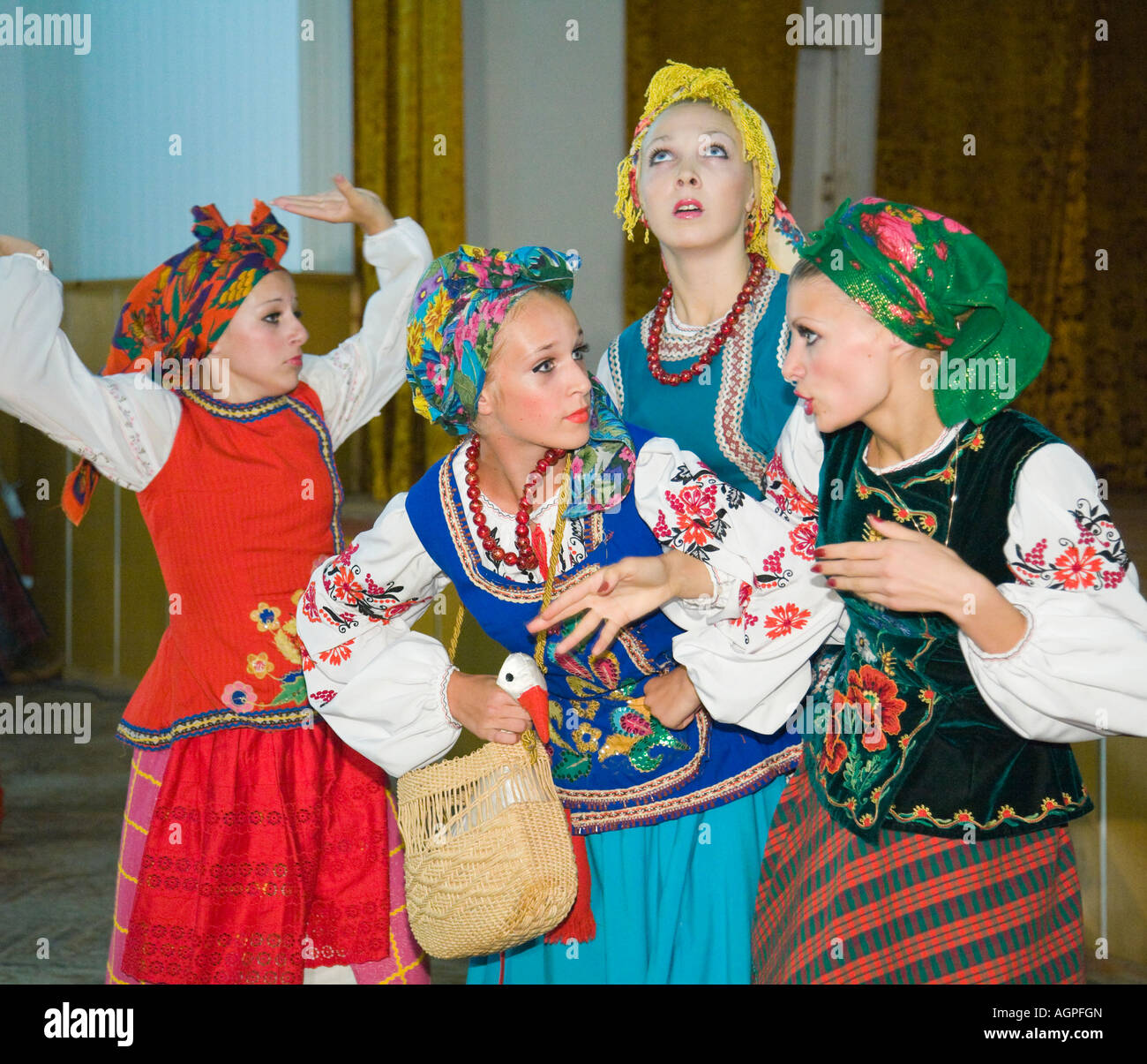 Prestazioni del gruppo ballo popolare Bessarabskij Souvenir Foto Stock