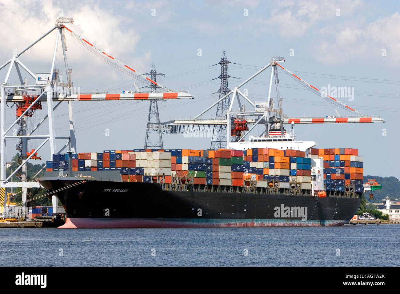 Contenitore nave ormeggiata a Le Havre nel dipartimento della Senna Marittima Normandia Francia Foto Stock