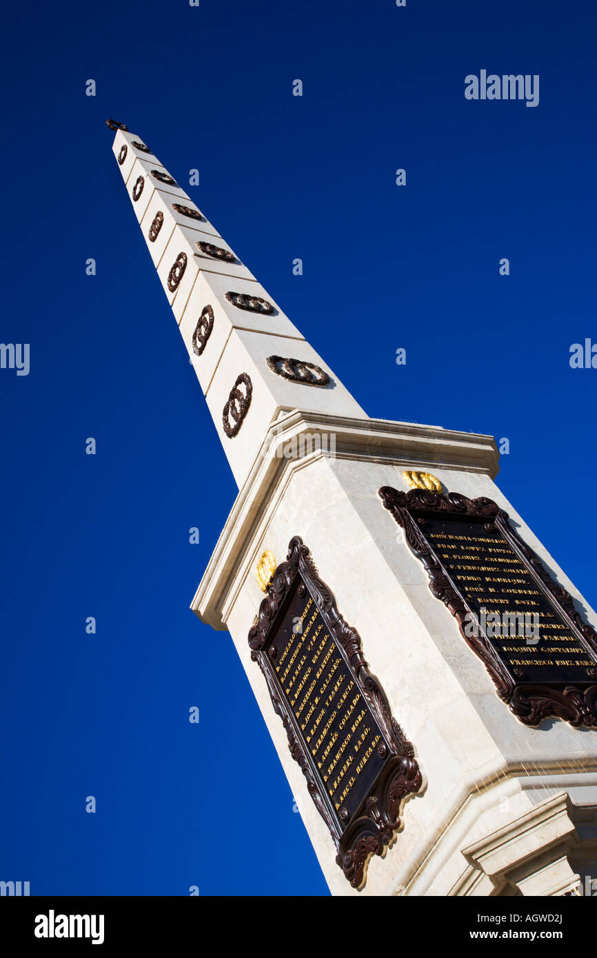 Monumento a Torrijos obelisco in Plaza de la Merced Malaga Spagna Foto Stock