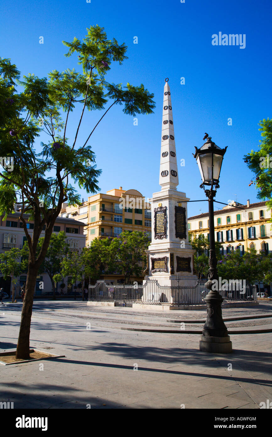 Plaza de la Merced e il monumento a Torrijos obelisco a Malaga Spagna Foto Stock