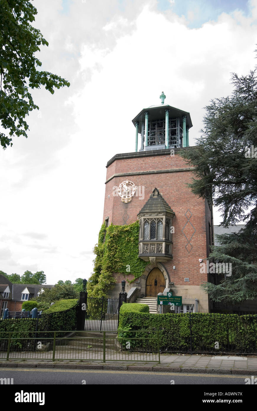 Bournville verde villaggio junior school home al Bournville Carillon Foto Stock