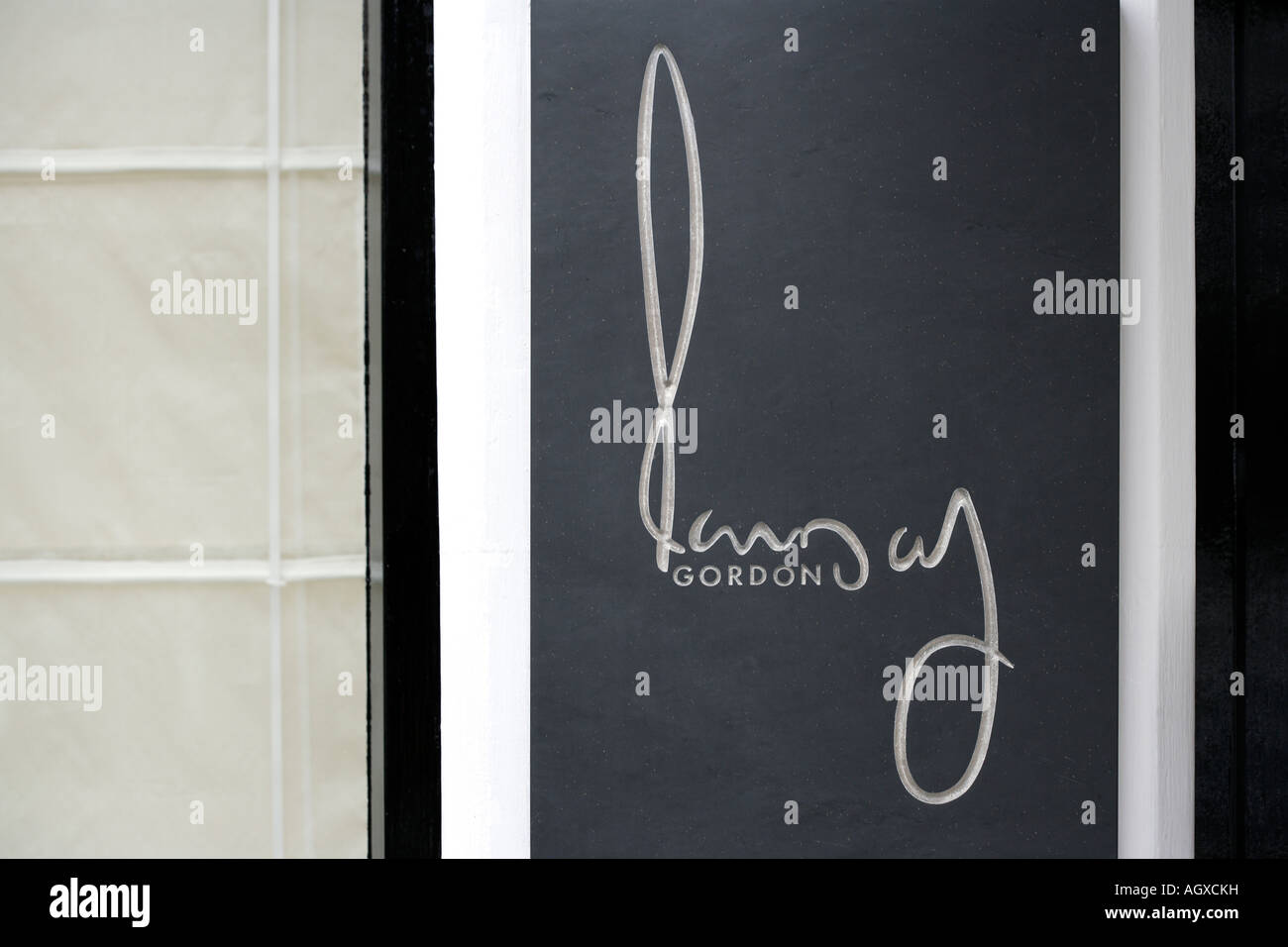 Gordon Ramsay restaurant sign Royal Hospital Road Chelsea Londra Foto Stock