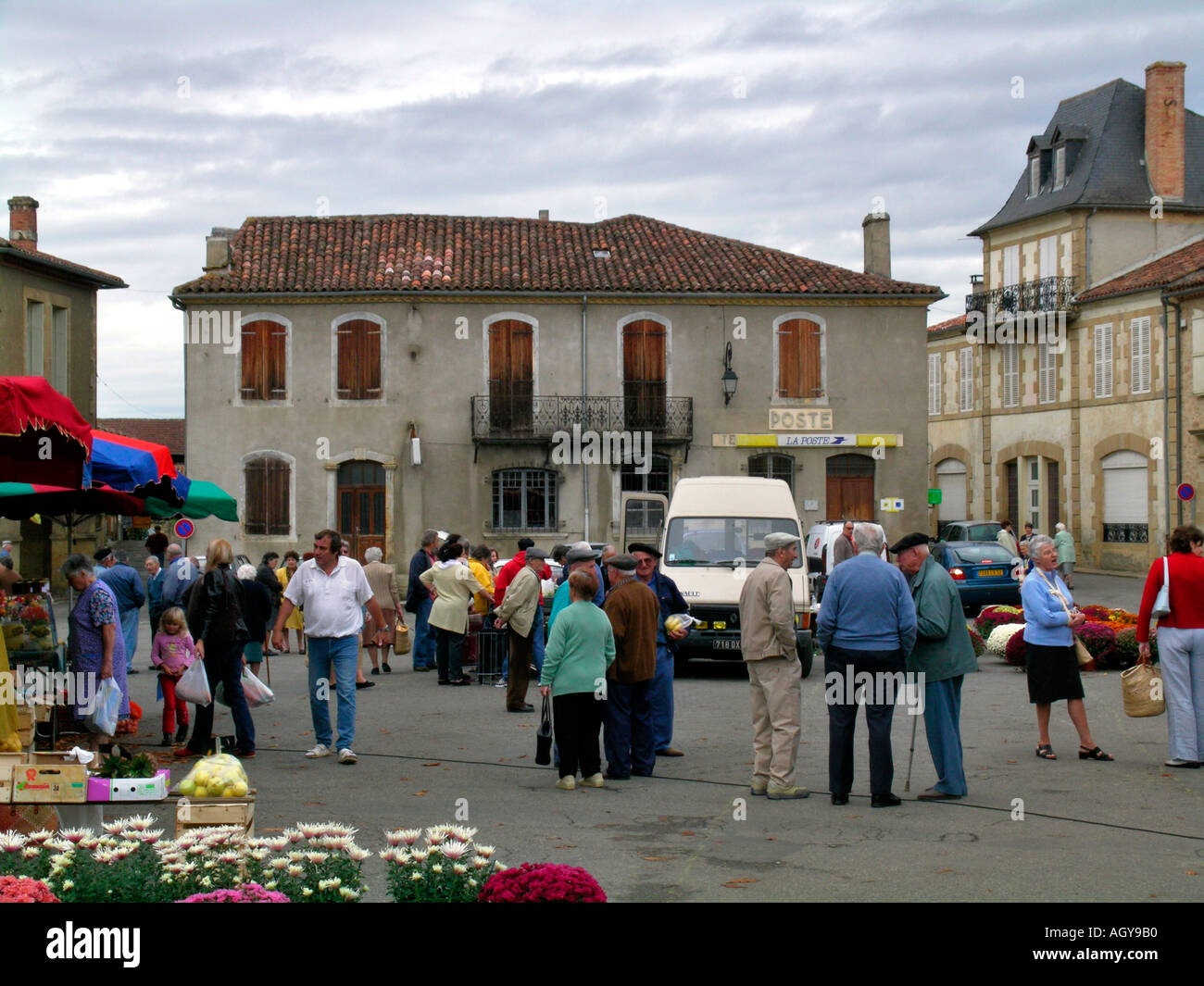 Rurale mercato settimanale in Aignan Gascogne Francia Foto Stock