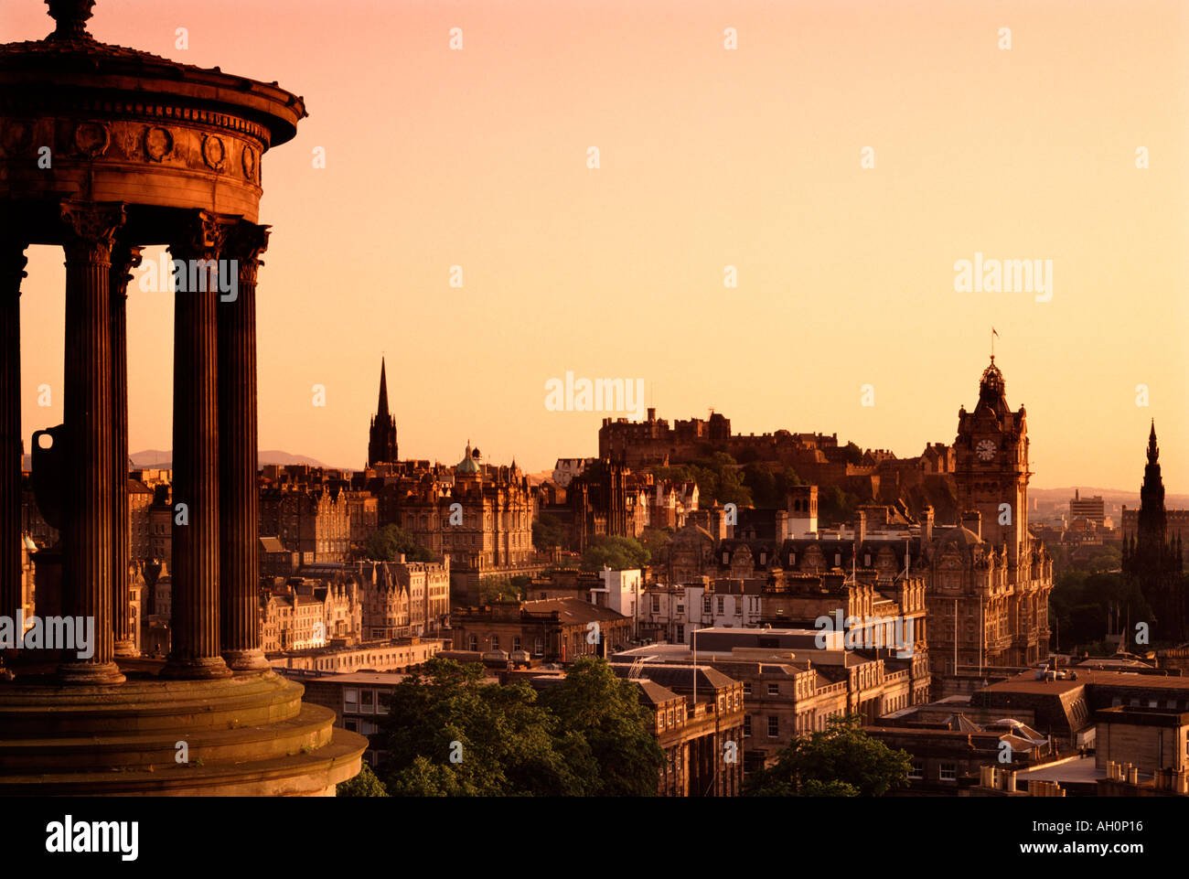 Edinburgh Skyline da Calton Hill, Lothian, Scozia, Regno Unito Foto Stock