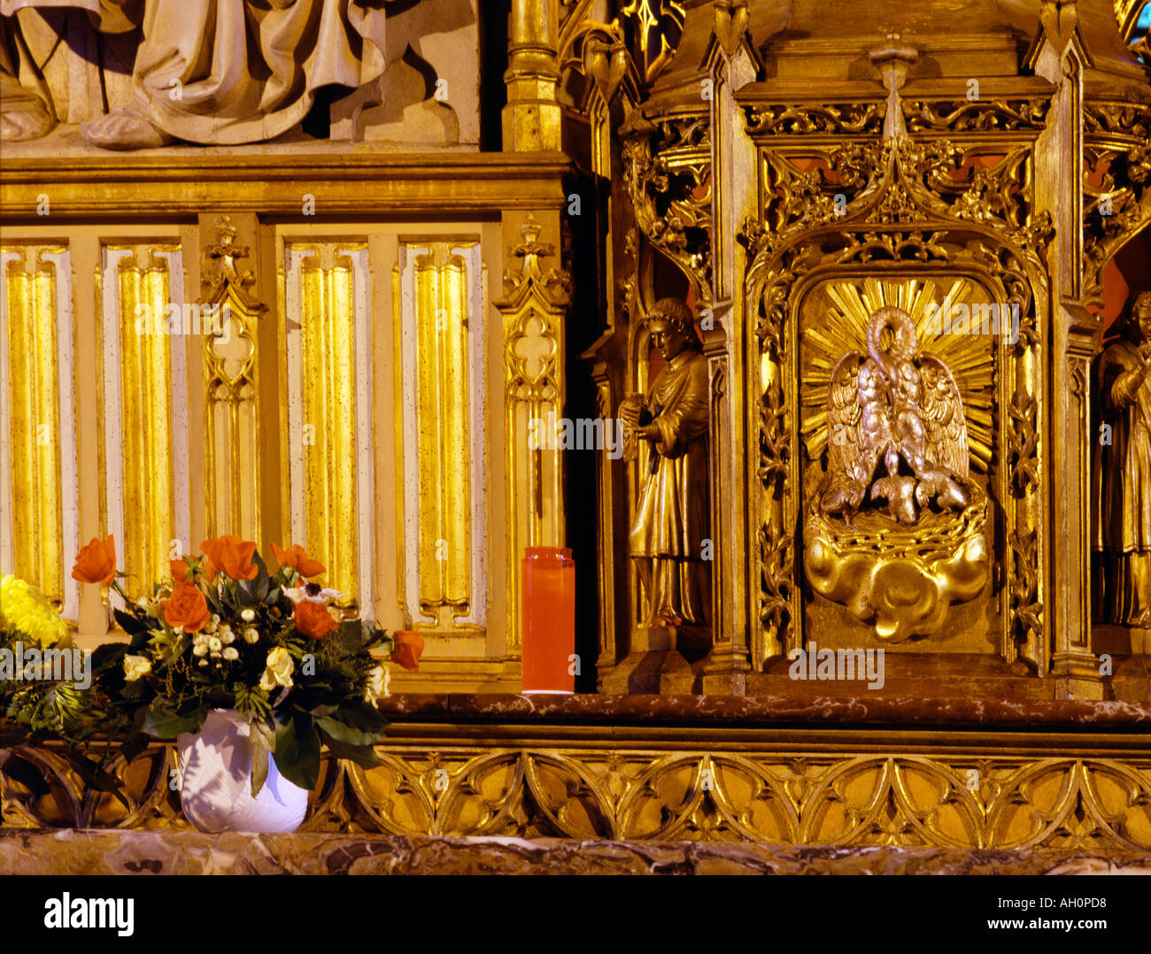 Lille Francia la Cattedrale di Saint Etienne altare tabernacolo lampada Foto Stock